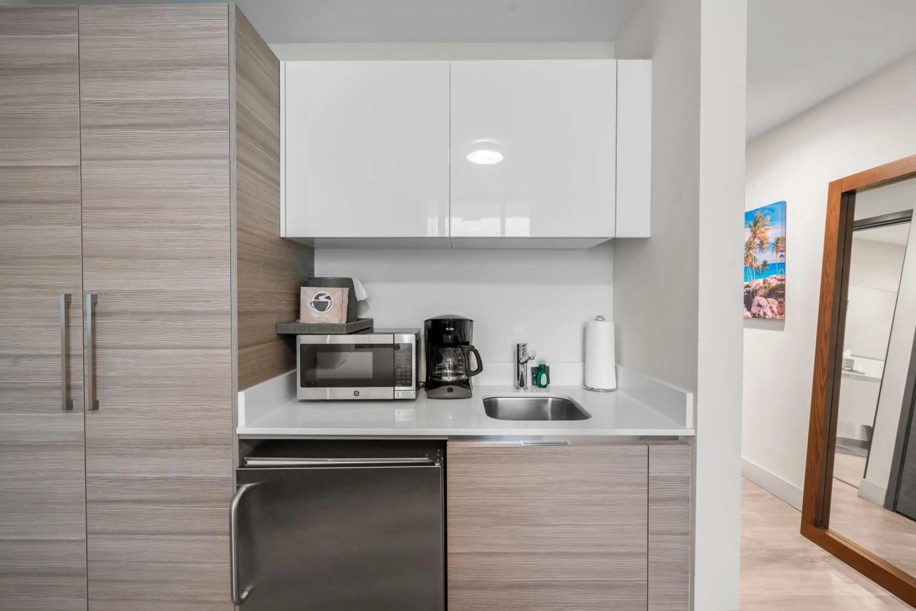 Kitchen or kitchenette in CH Luxury Condos & Studios On The Beach