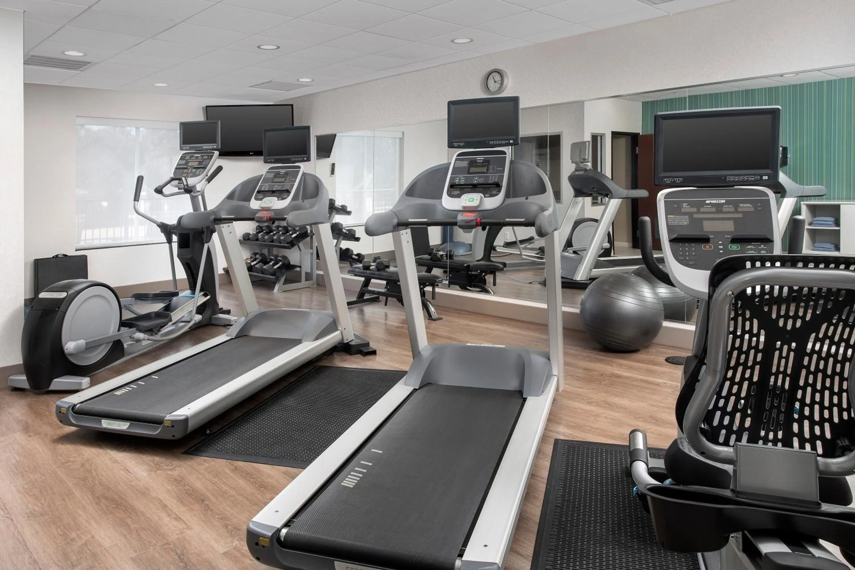Fitness centre/facilities in Holiday Inn Express Uvalde by IHG