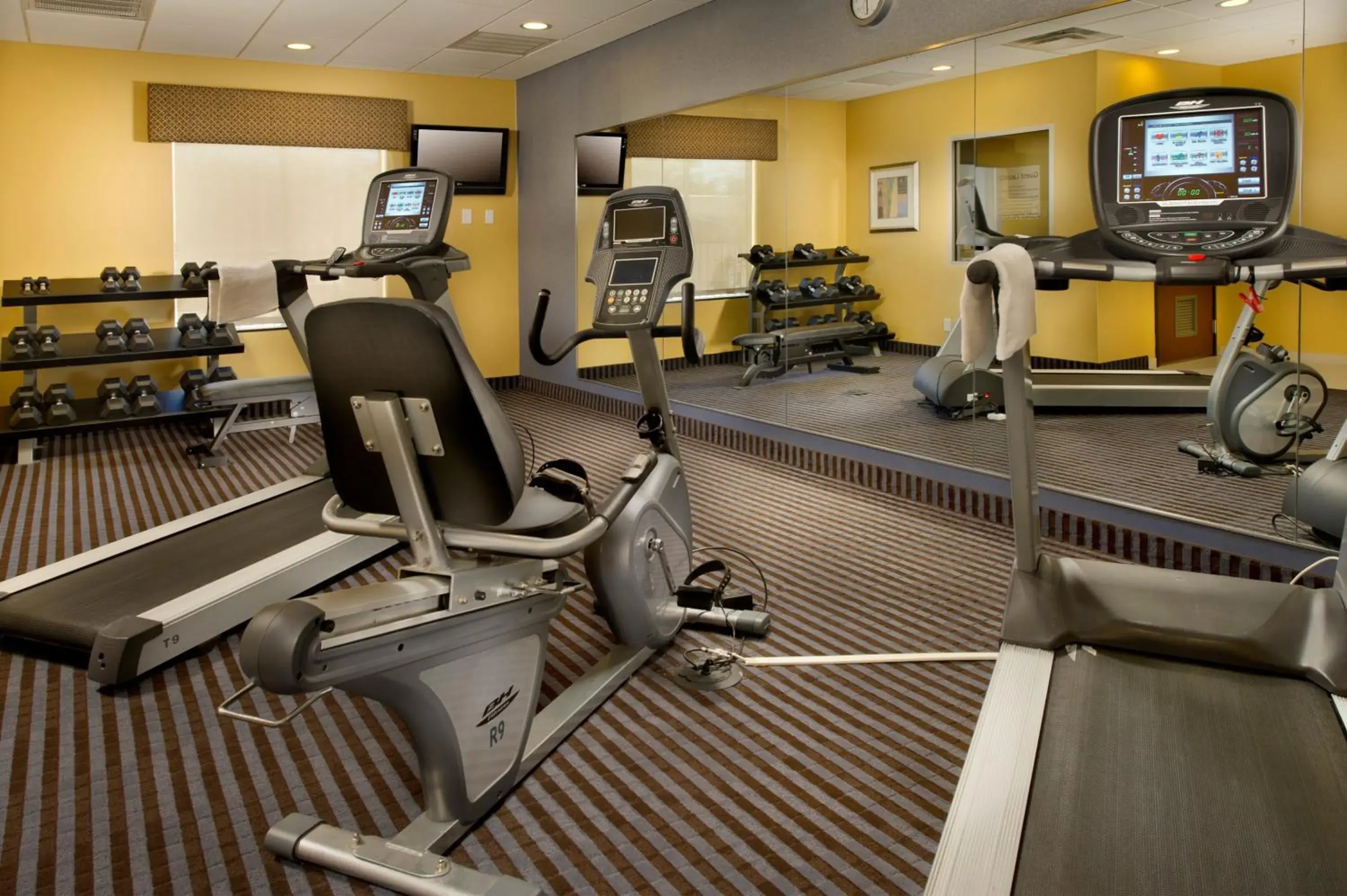 Fitness centre/facilities in Holiday Inn Express Uvalde by IHG Fitness centre/facilities in Holiday Inn Express Uvalde by IHG