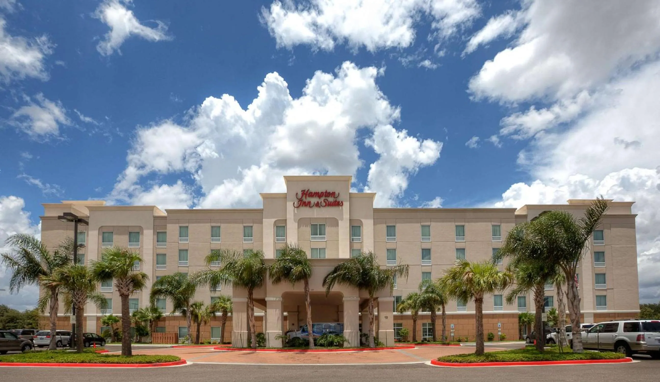 Property building in Hampton Inn & Suites McAllen