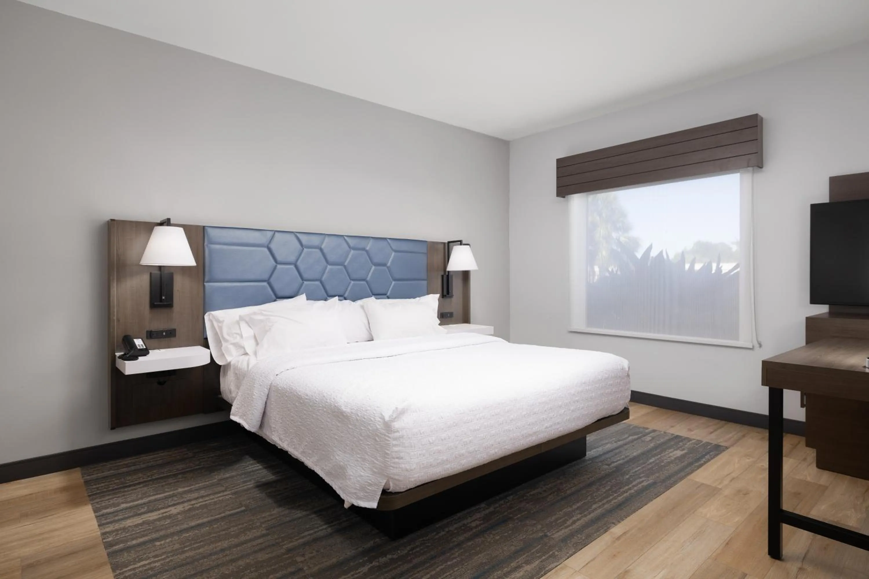 Bed in Hampton Inn & Suites McAllen