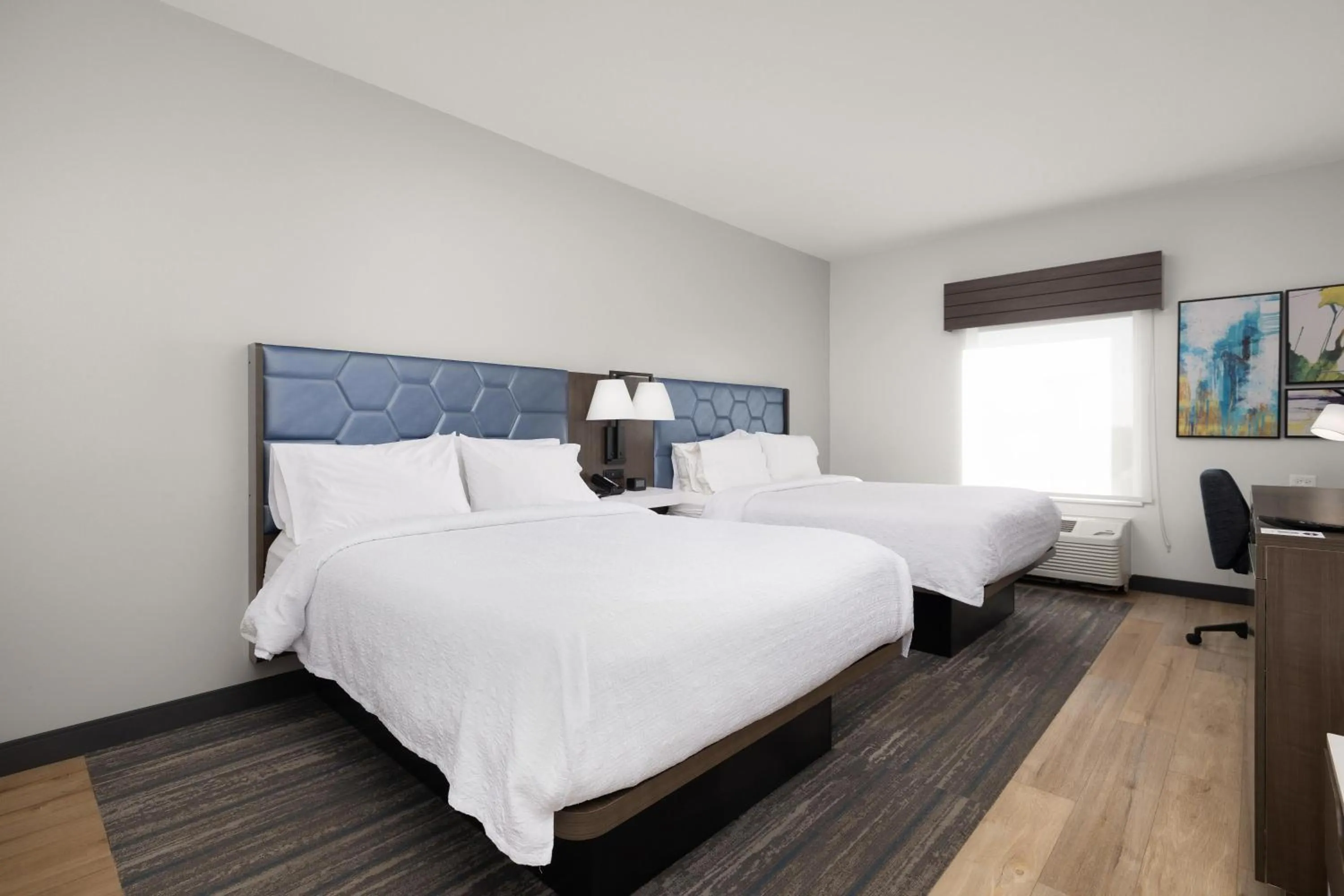 Bed in Hampton Inn & Suites McAllen