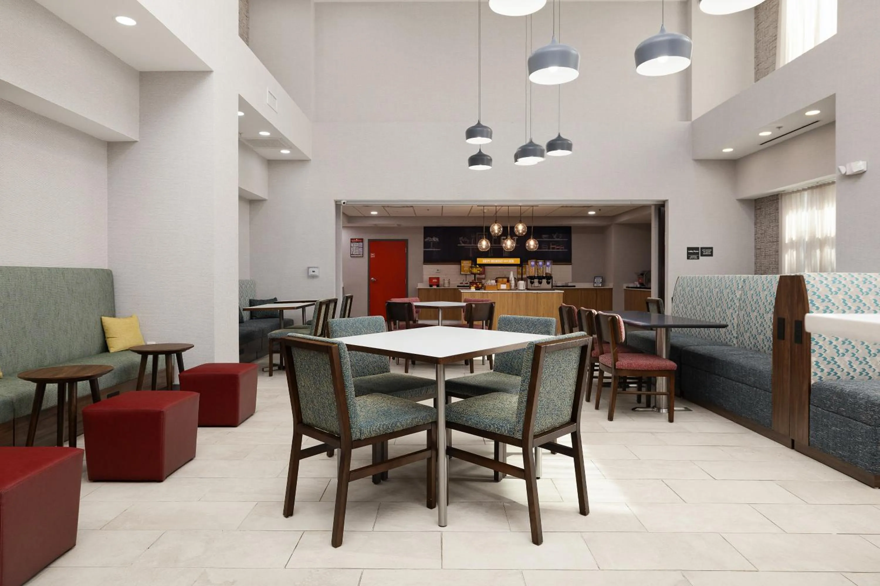 Kitchen or kitchenette in Hampton Inn & Suites McAllen