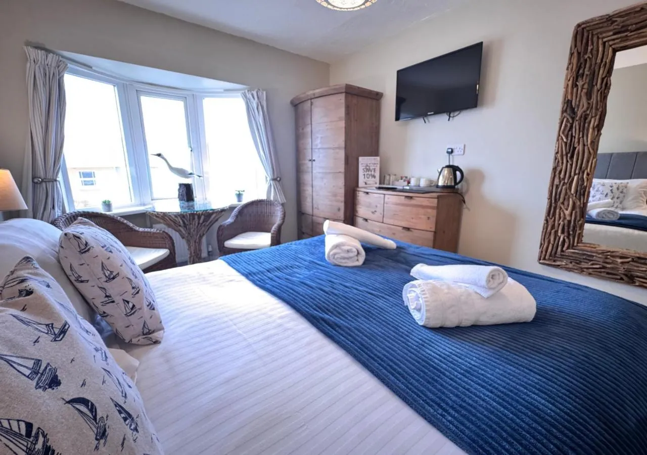 Bedroom, Bed in The Waterfront Inn