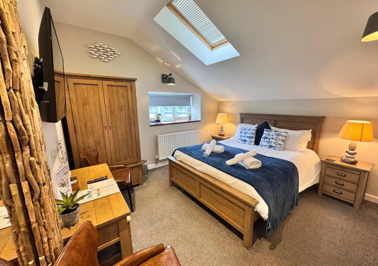 Bedroom, Bed in The Waterfront Inn