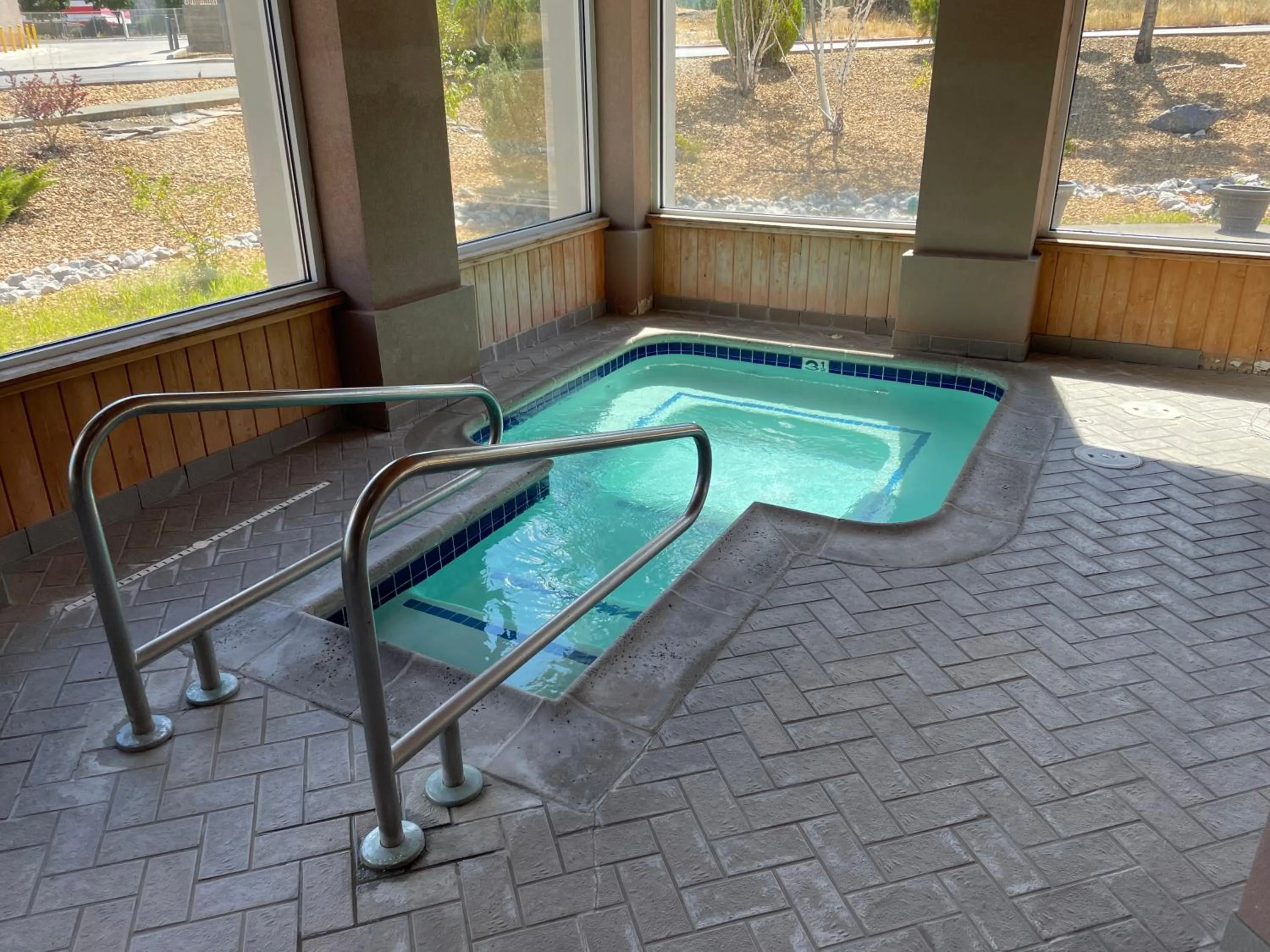 Hot Tub in Baymont by Wyndham Yreka