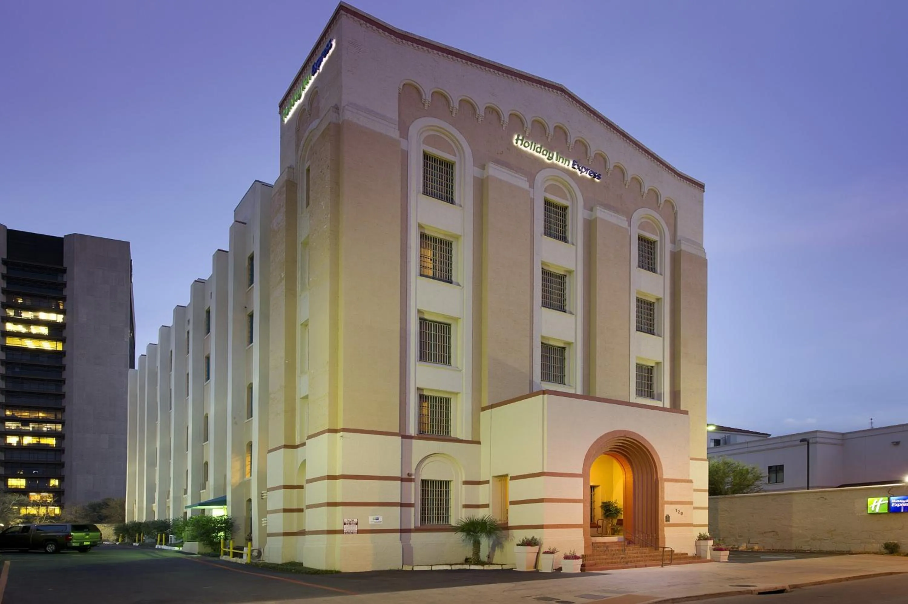 Property building in Holiday Inn Express San Antonio North Riverwalk Area by IHG