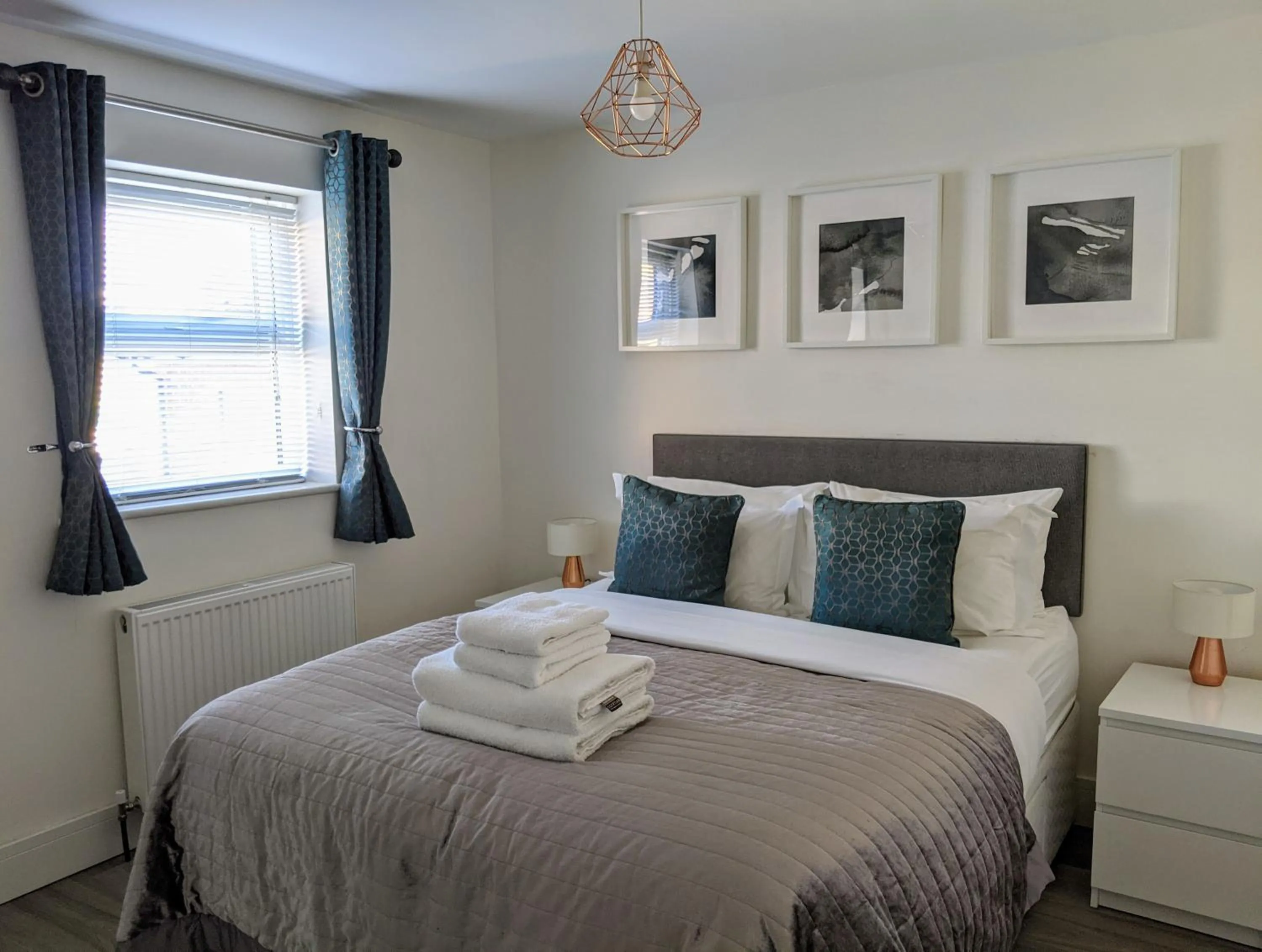 Bedroom, Bed in Saffron Court by Wycombe Apartments - Apt 06