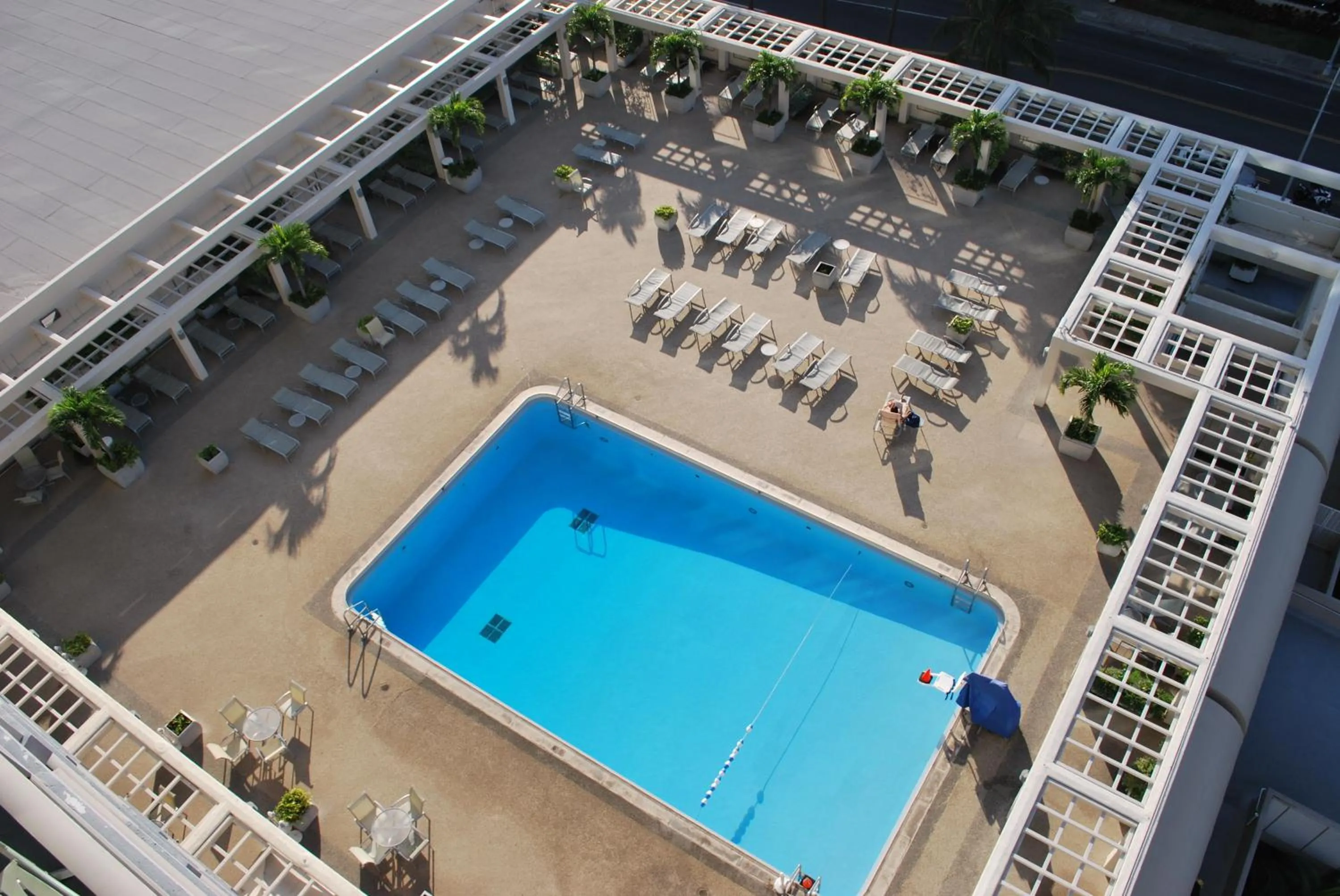 Swimming pool in LSI Resorts at Ala Moana