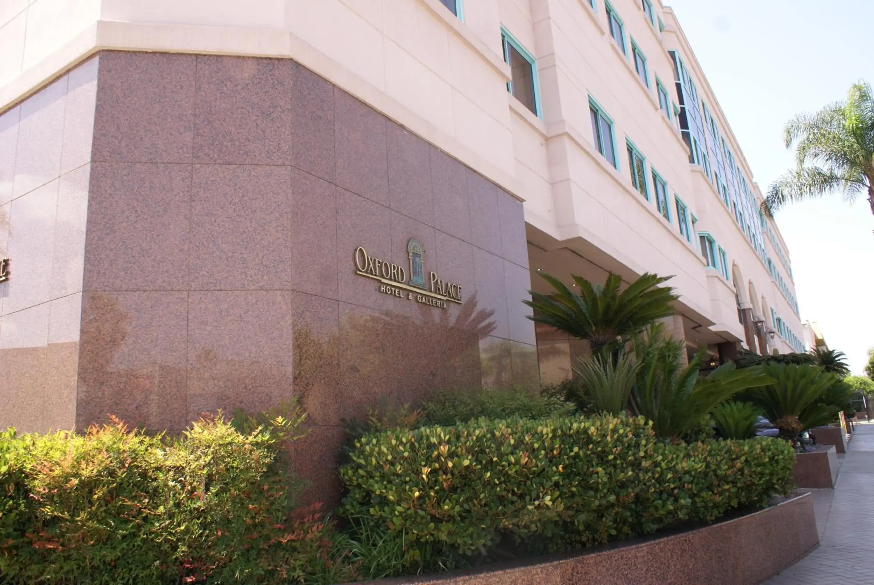 Facade/entrance in Oxford Palace Hotel Facade/entrance in Oxford Palace Hotel