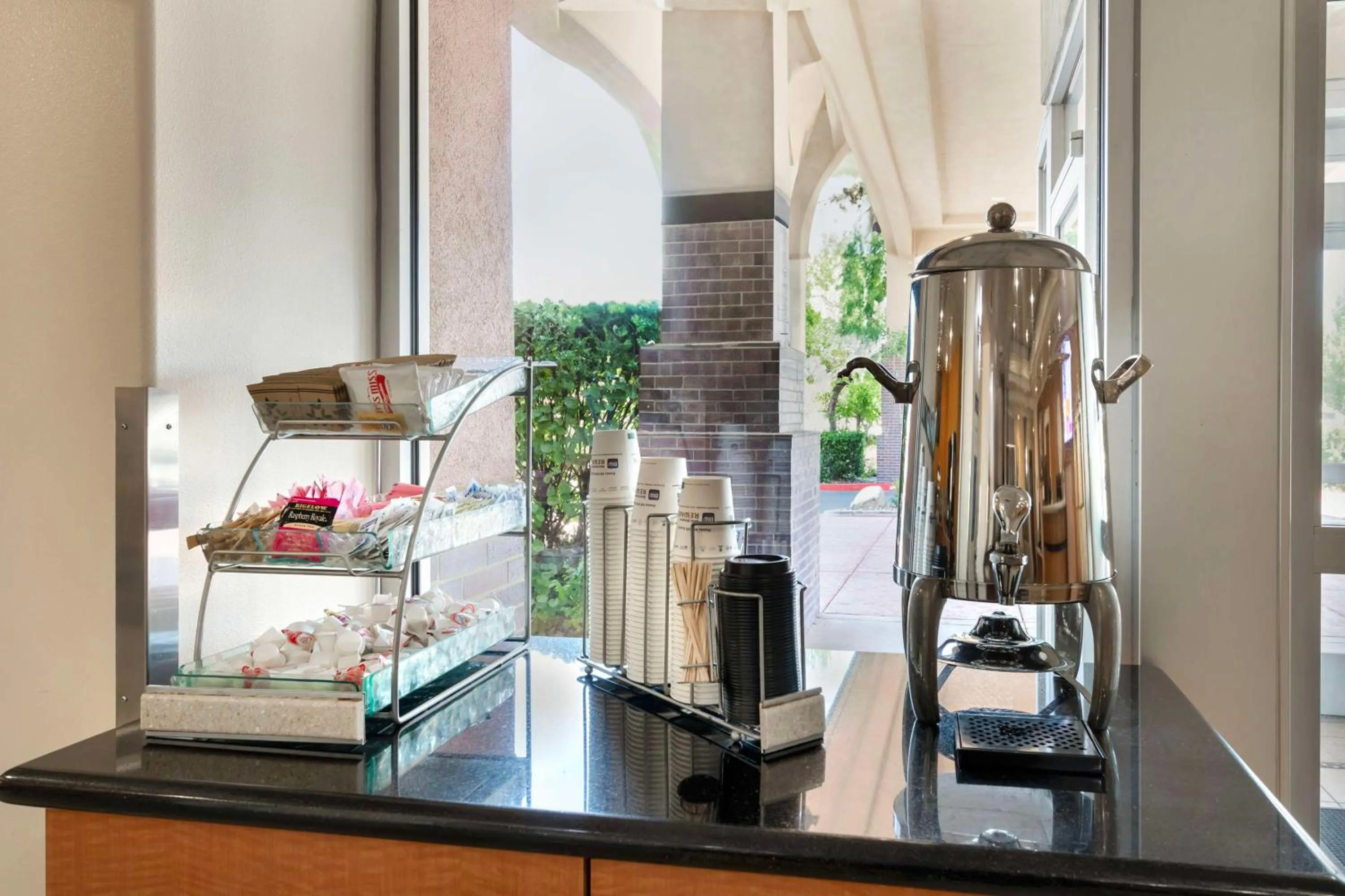 Lobby or reception in Best Western Plus Country Park Hotel