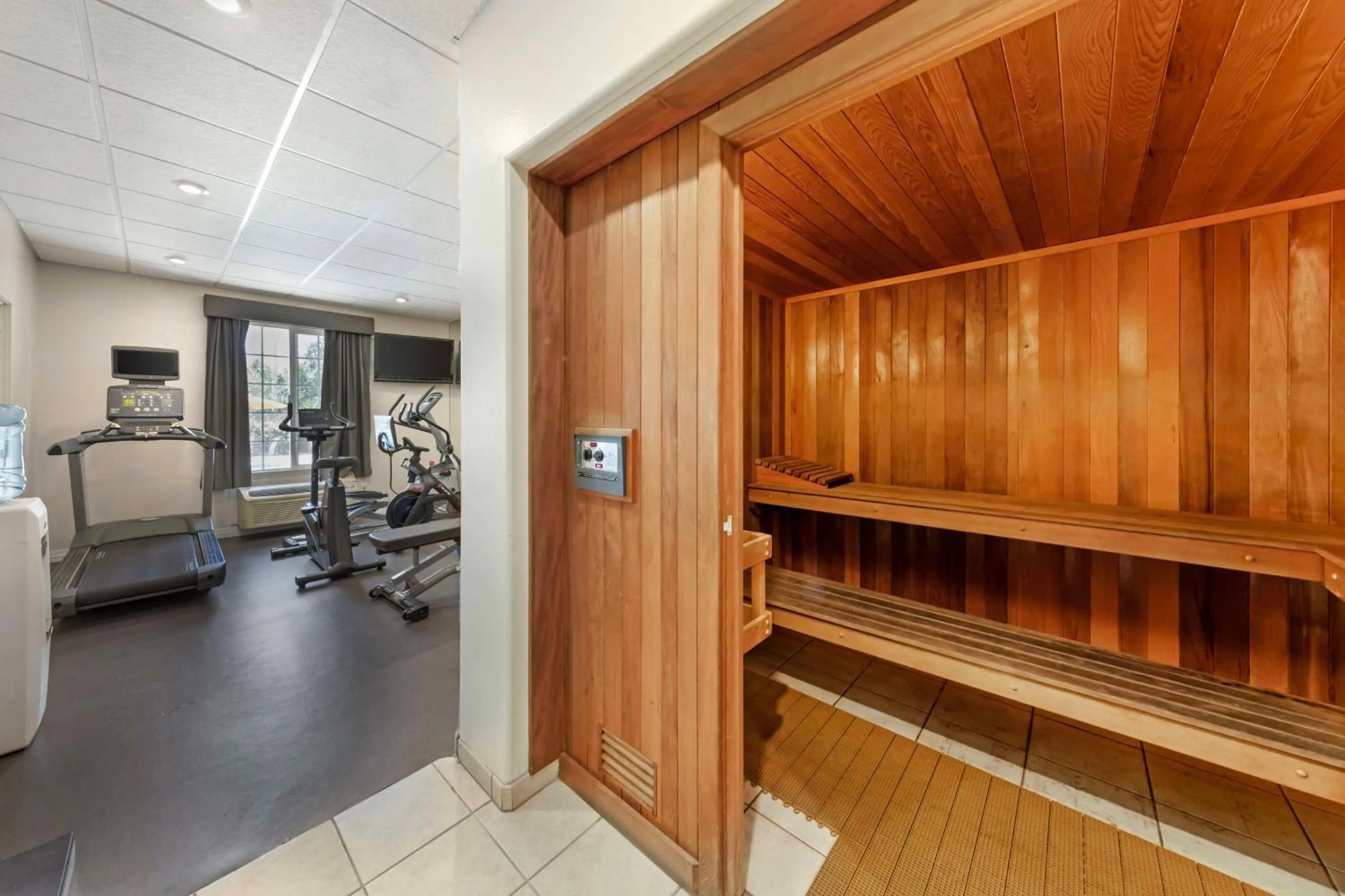 Property building in Best Western Plus Country Park Hotel