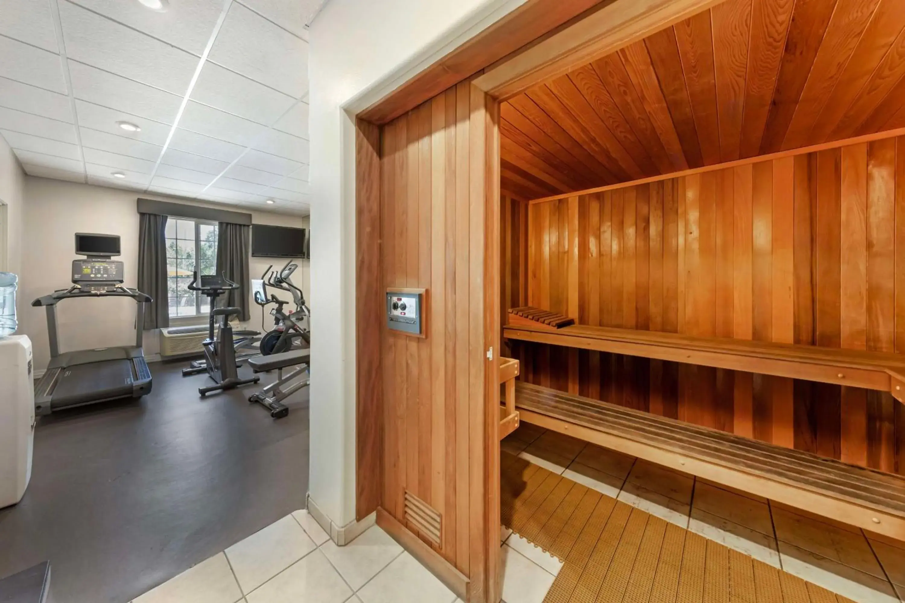 Property building in Best Western Plus Country Park Hotel Property building in Best Western Plus Country Park Hotel