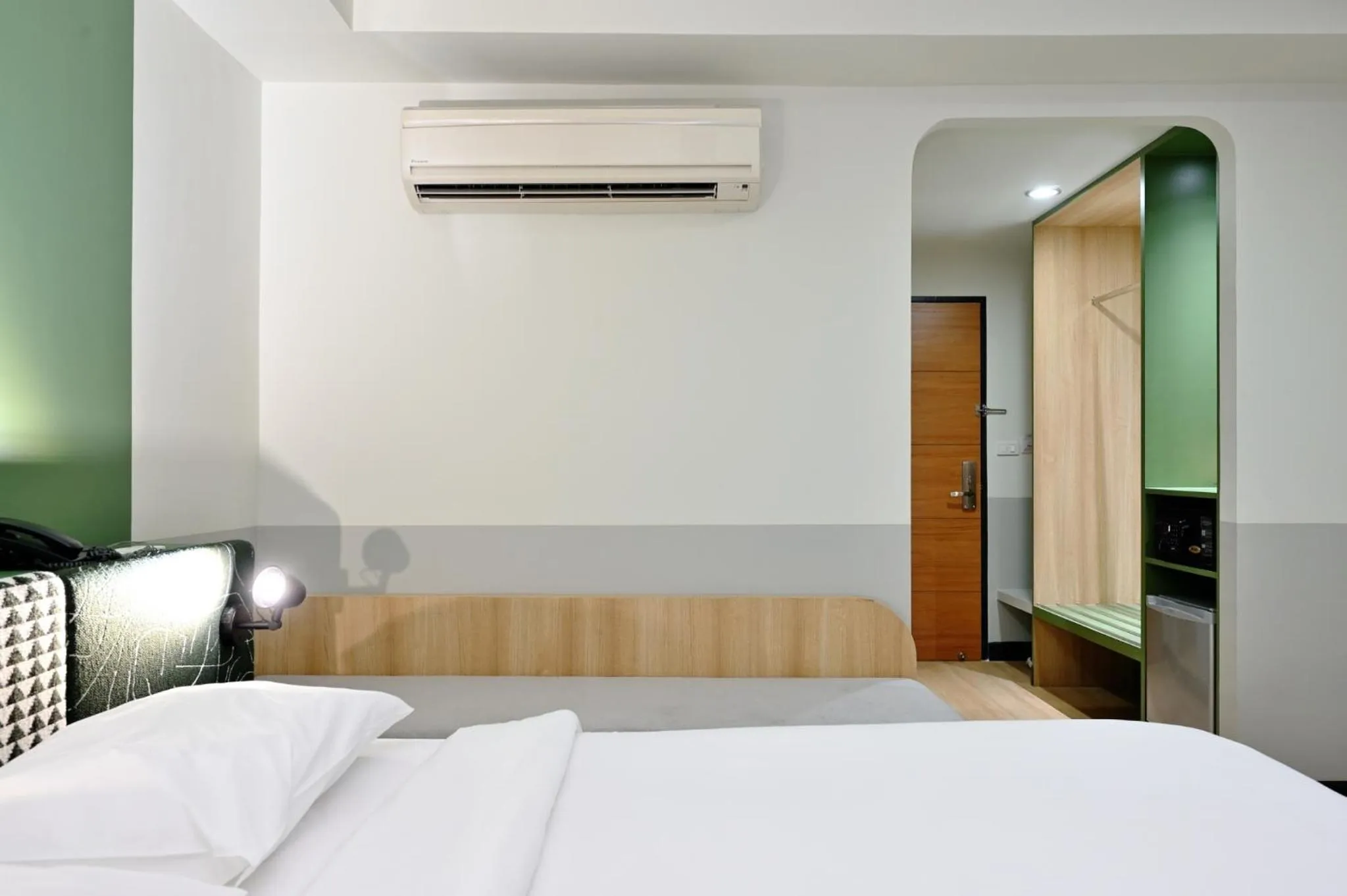 air conditioner, Bed in Anya Nana at Sukhumvit Bangkok