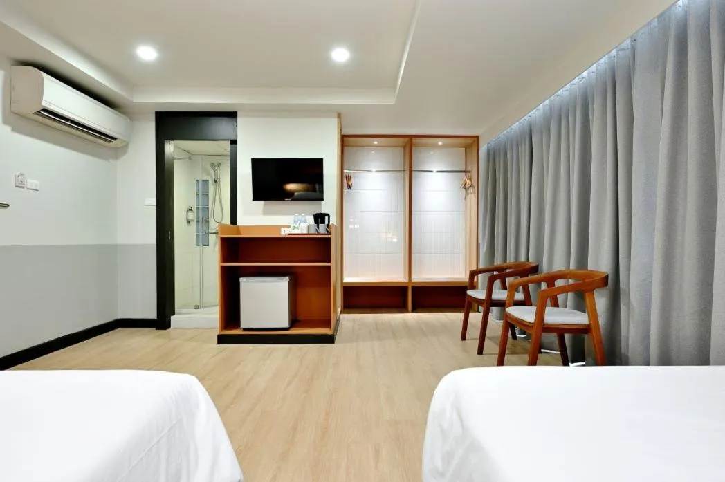 TV and multimedia, Bed in Anya Nana at Sukhumvit Bangkok