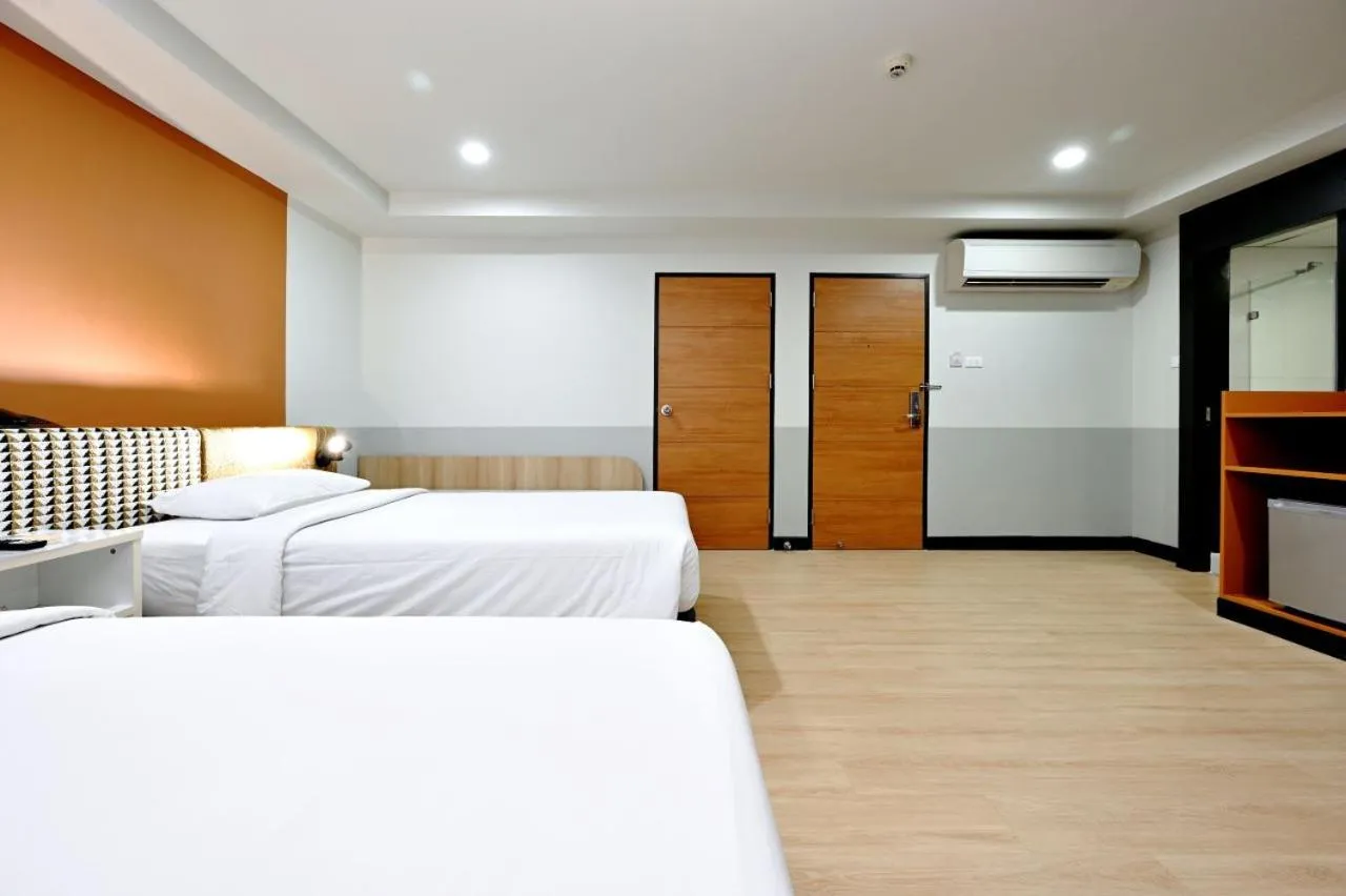 Photo of the whole room, Bed in Anya Nana at Sukhumvit Bangkok