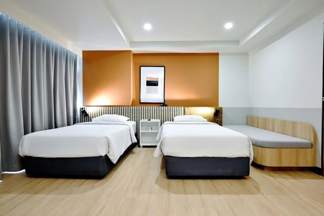 Photo of the whole room, Bed in Anya Nana at Sukhumvit Bangkok