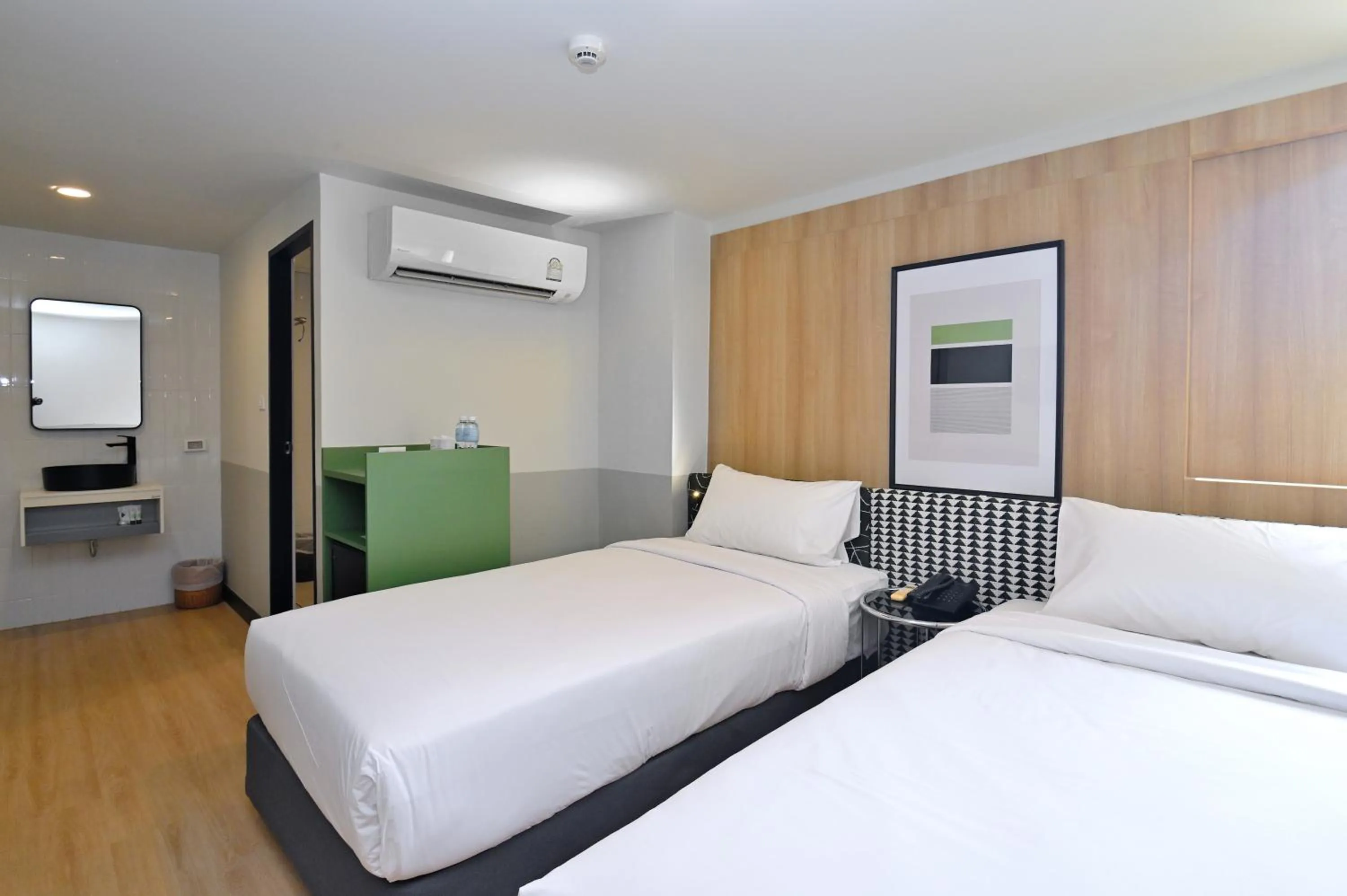 Photo of the whole room, Bed in Anya Nana at Sukhumvit Bangkok