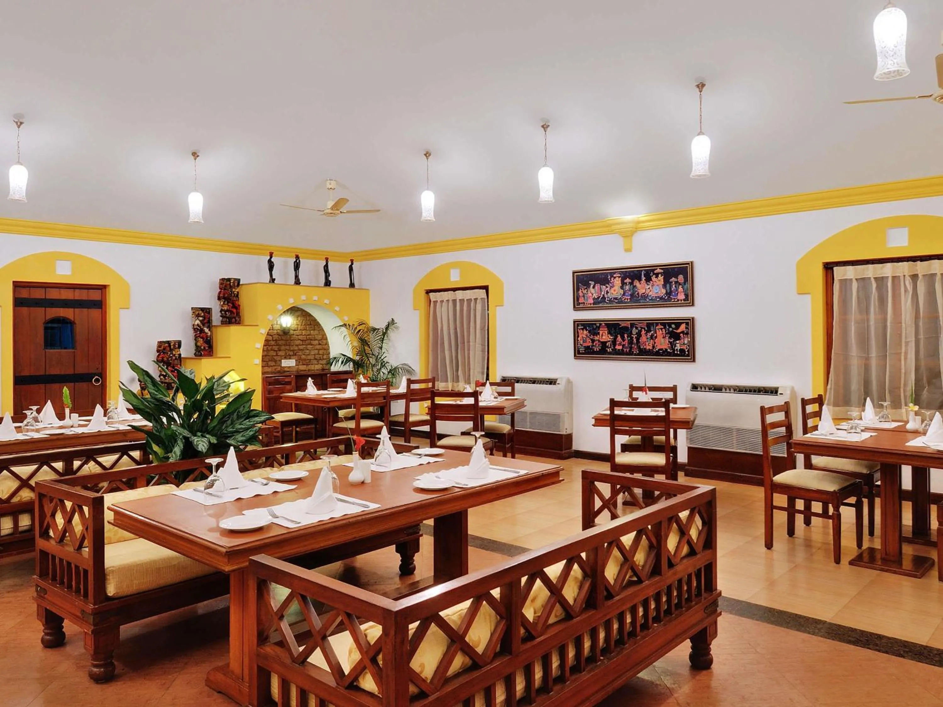 Restaurant/places to eat in Novotel Goa Dona Sylvia Resort