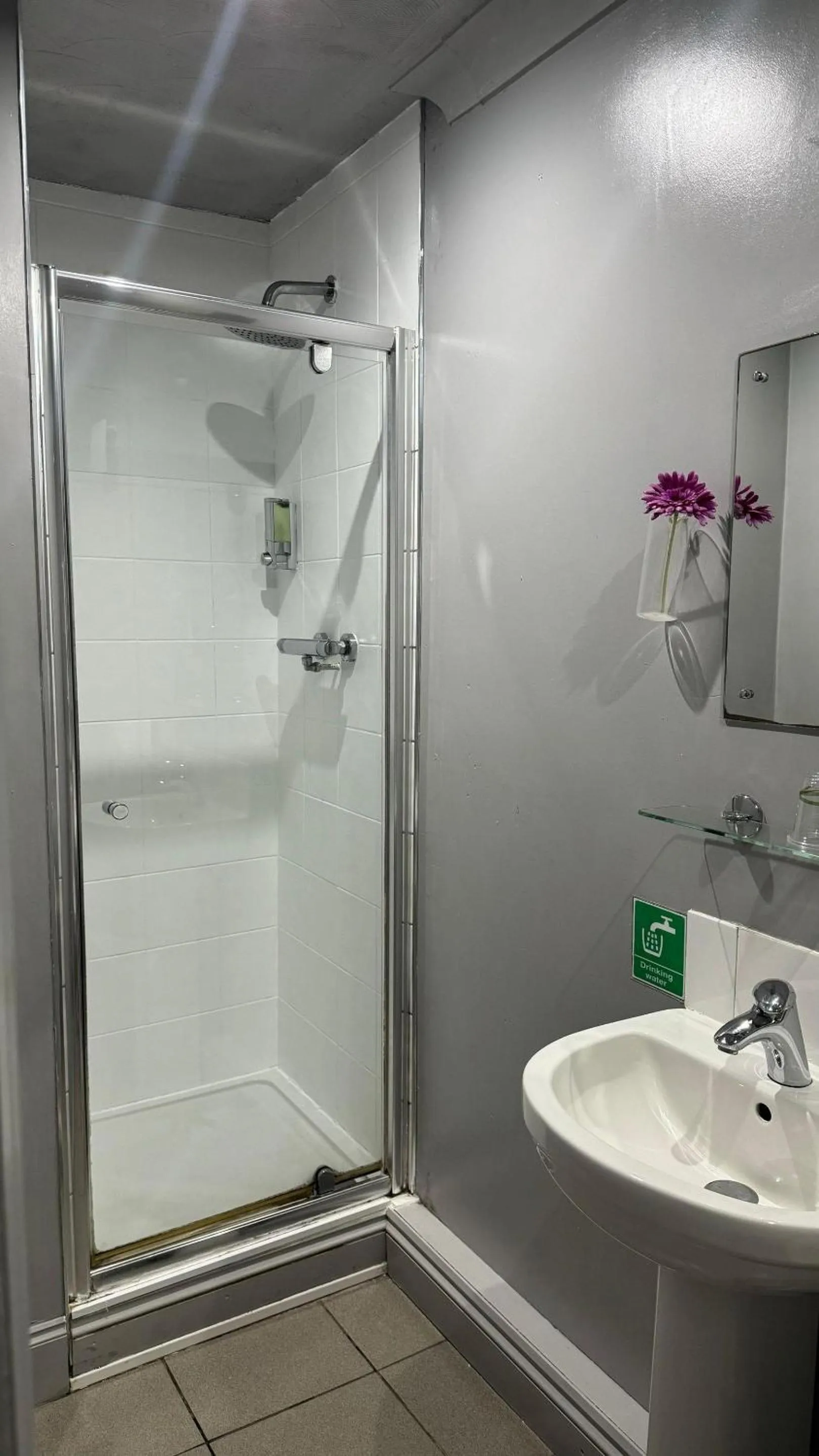 Shower in The Railway Sleeper Lodge