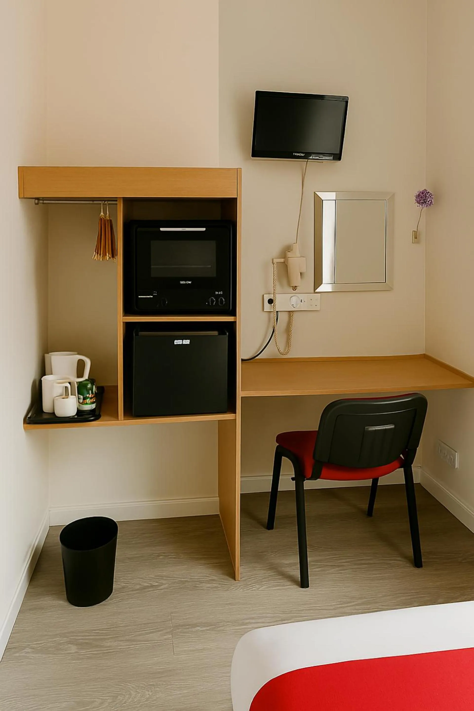 Coffee/tea facilities in The Railway Sleeper Lodge