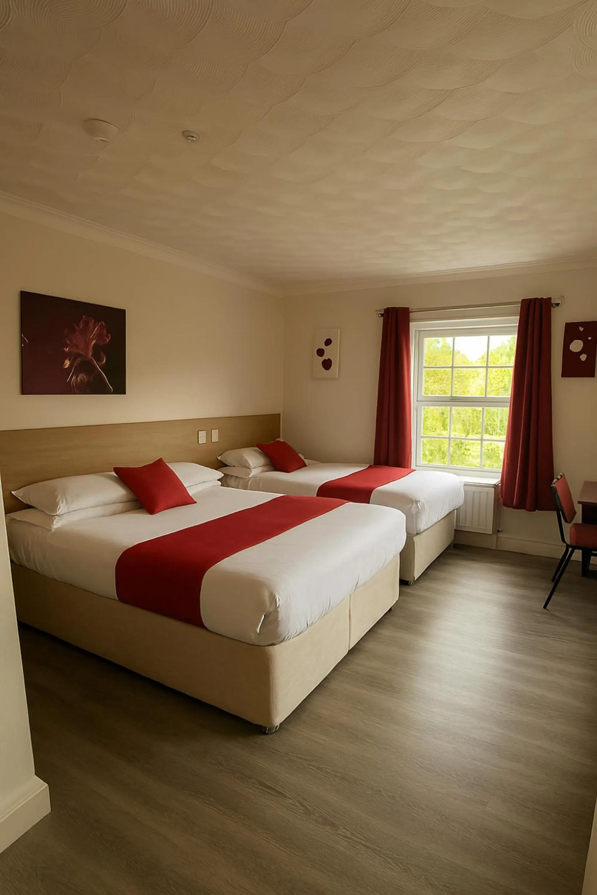 Photo of the whole room, Bed in The Railway Sleeper Lodge