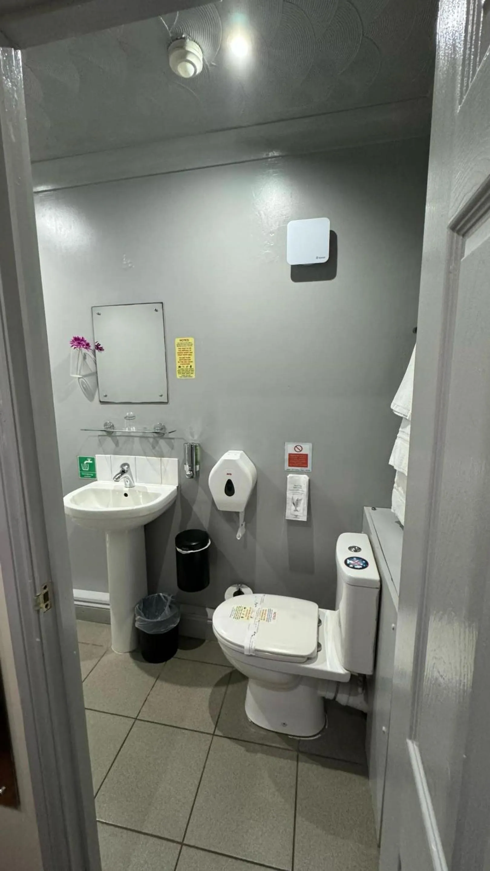 Toilet in The Railway Sleeper Lodge