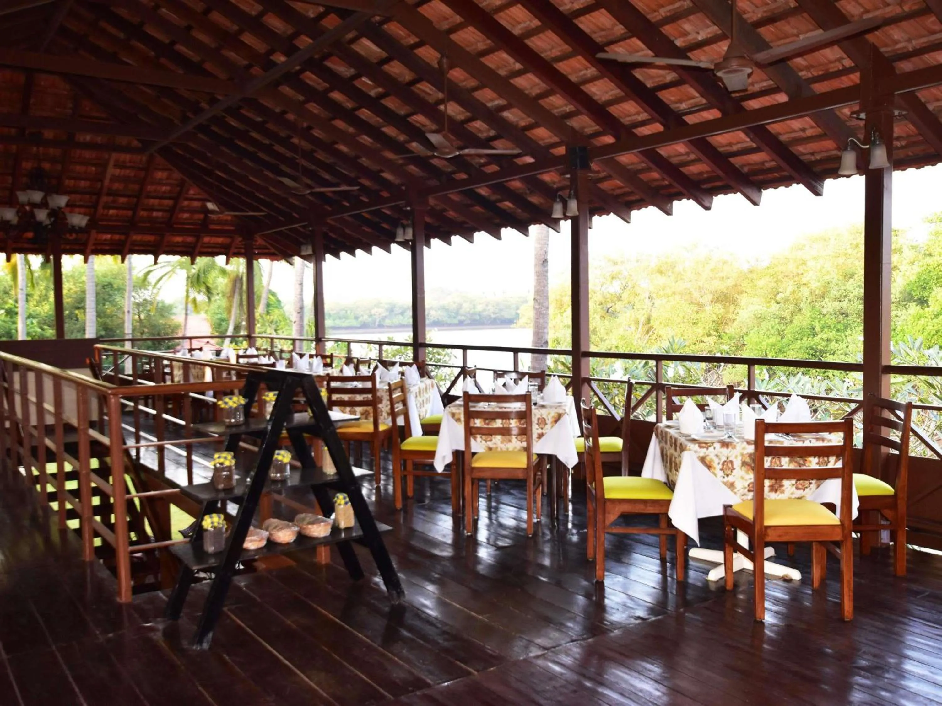 Restaurant/places to eat in Mercure Goa Devaaya Resort