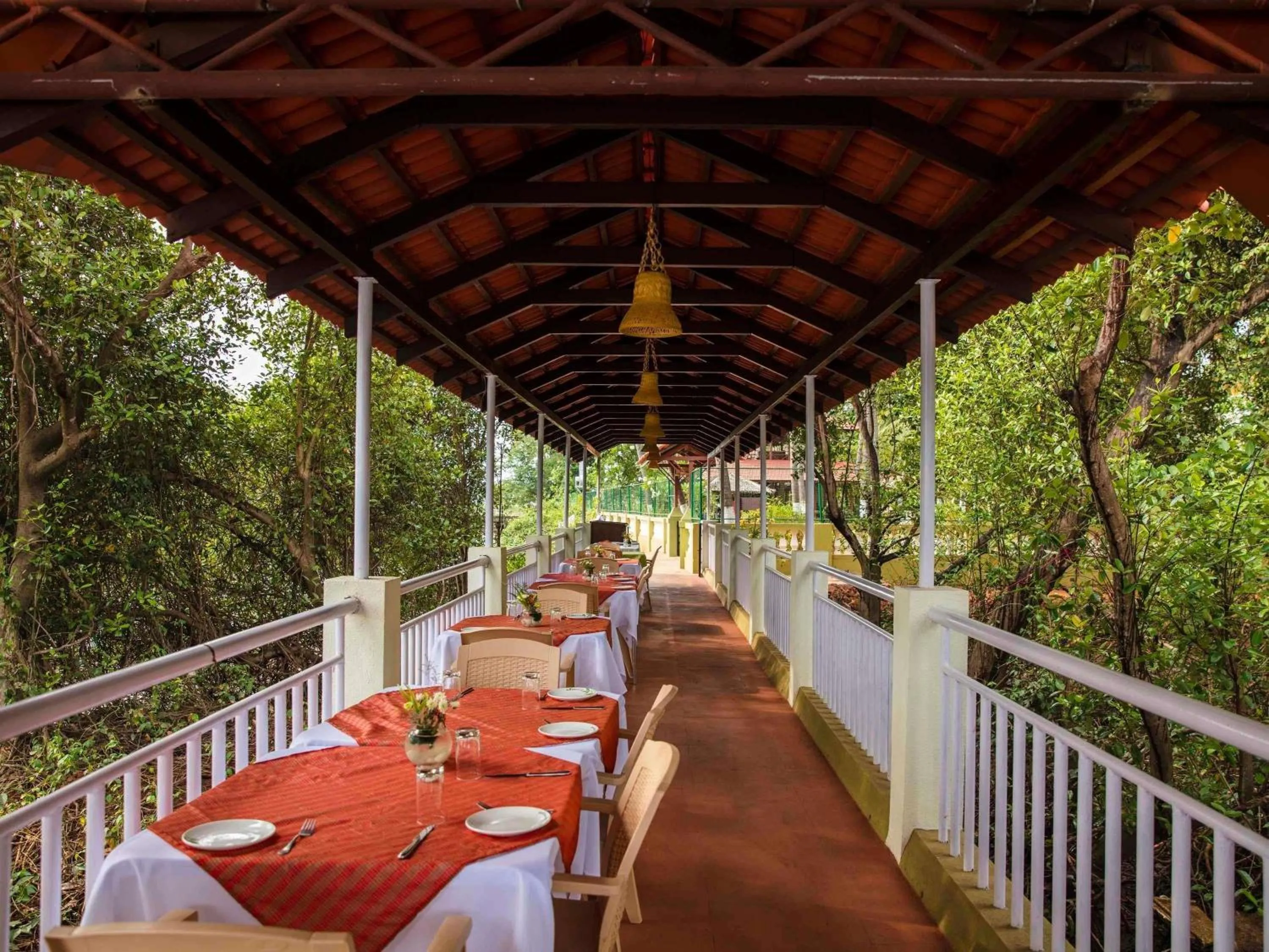 Restaurant/places to eat in Mercure Goa Devaaya Resort