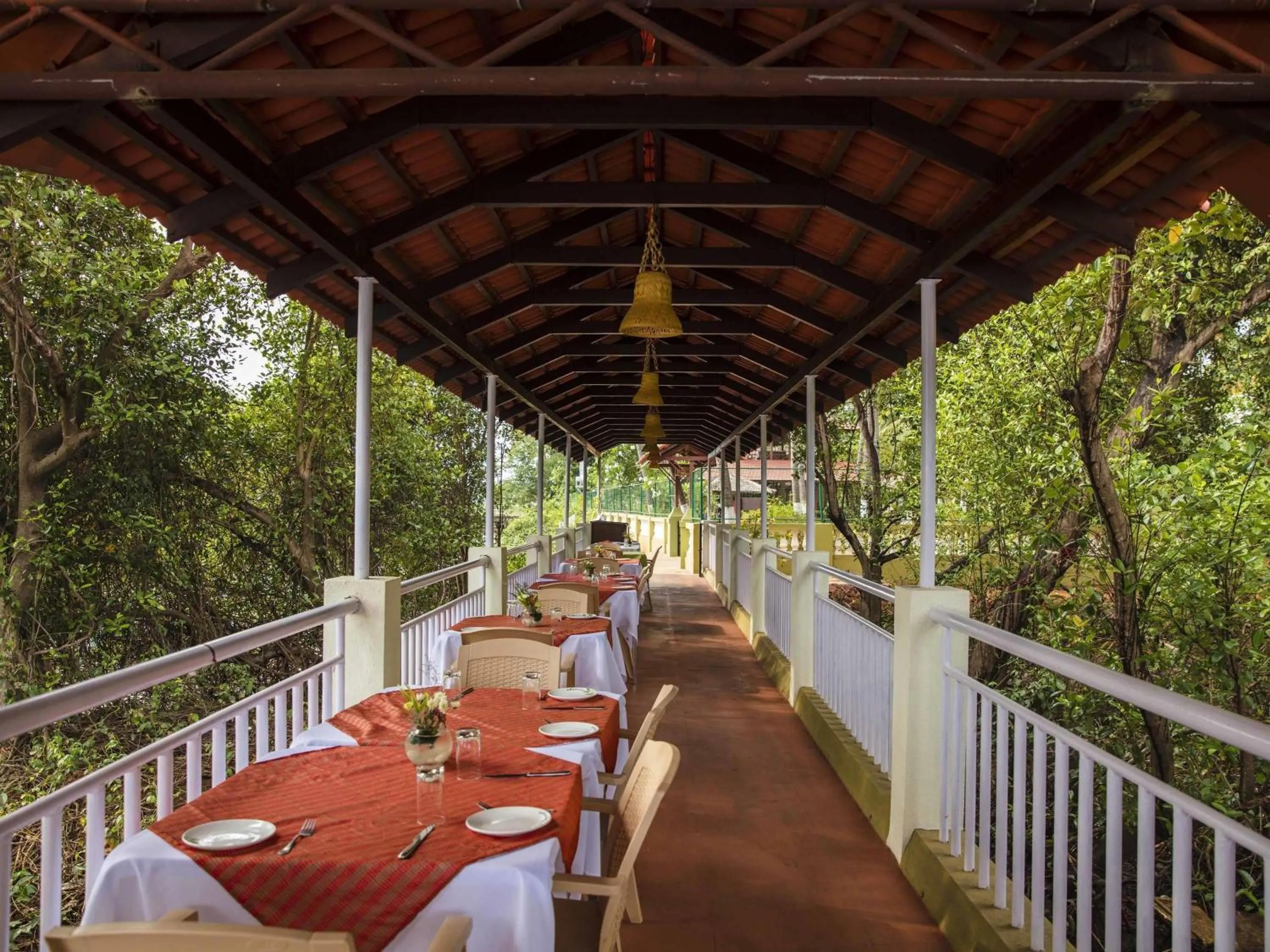 Restaurant/places to eat in Mercure Goa Devaaya Resort