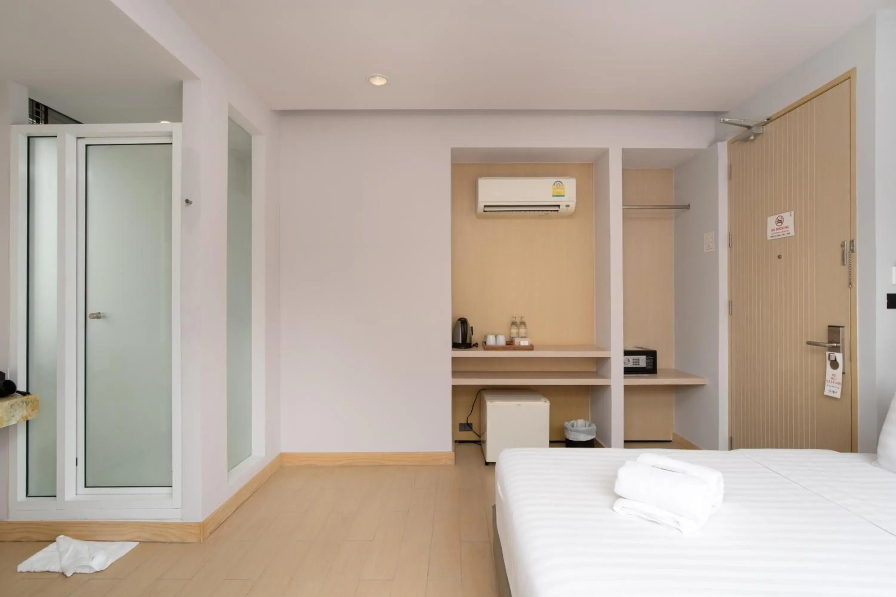 Photo of the whole room, Bed in Metz Pratunam Photo of the whole room, Bed in Metz Pratunam