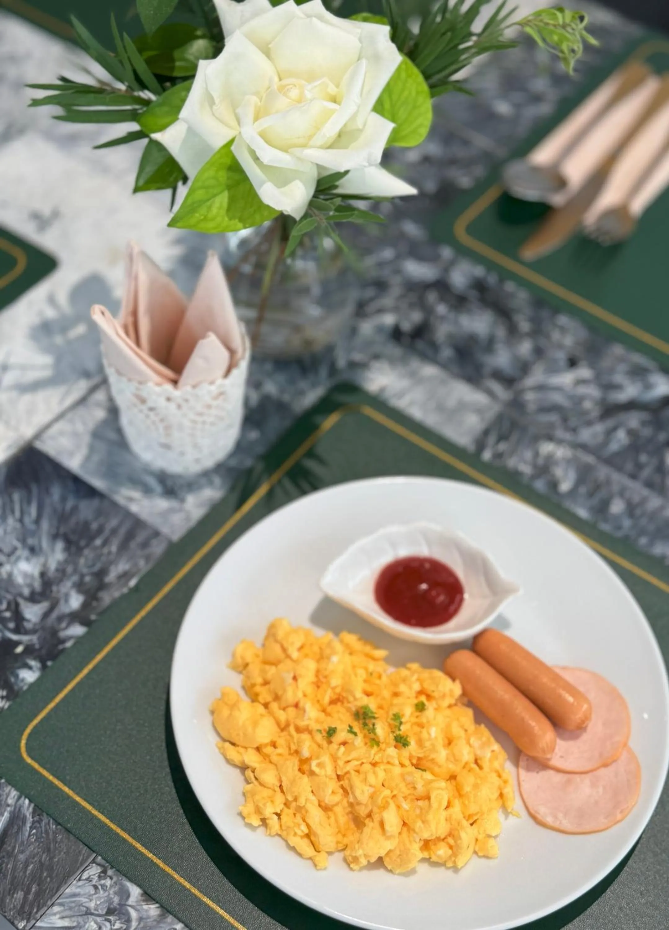 Breakfast in Metz Pratunam