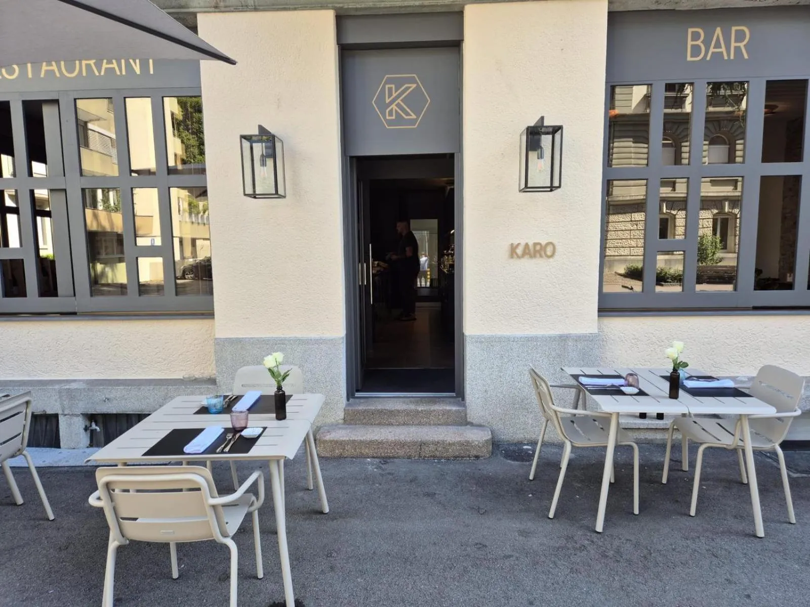 Restaurant/places to eat in Hotel La Balance self check-in