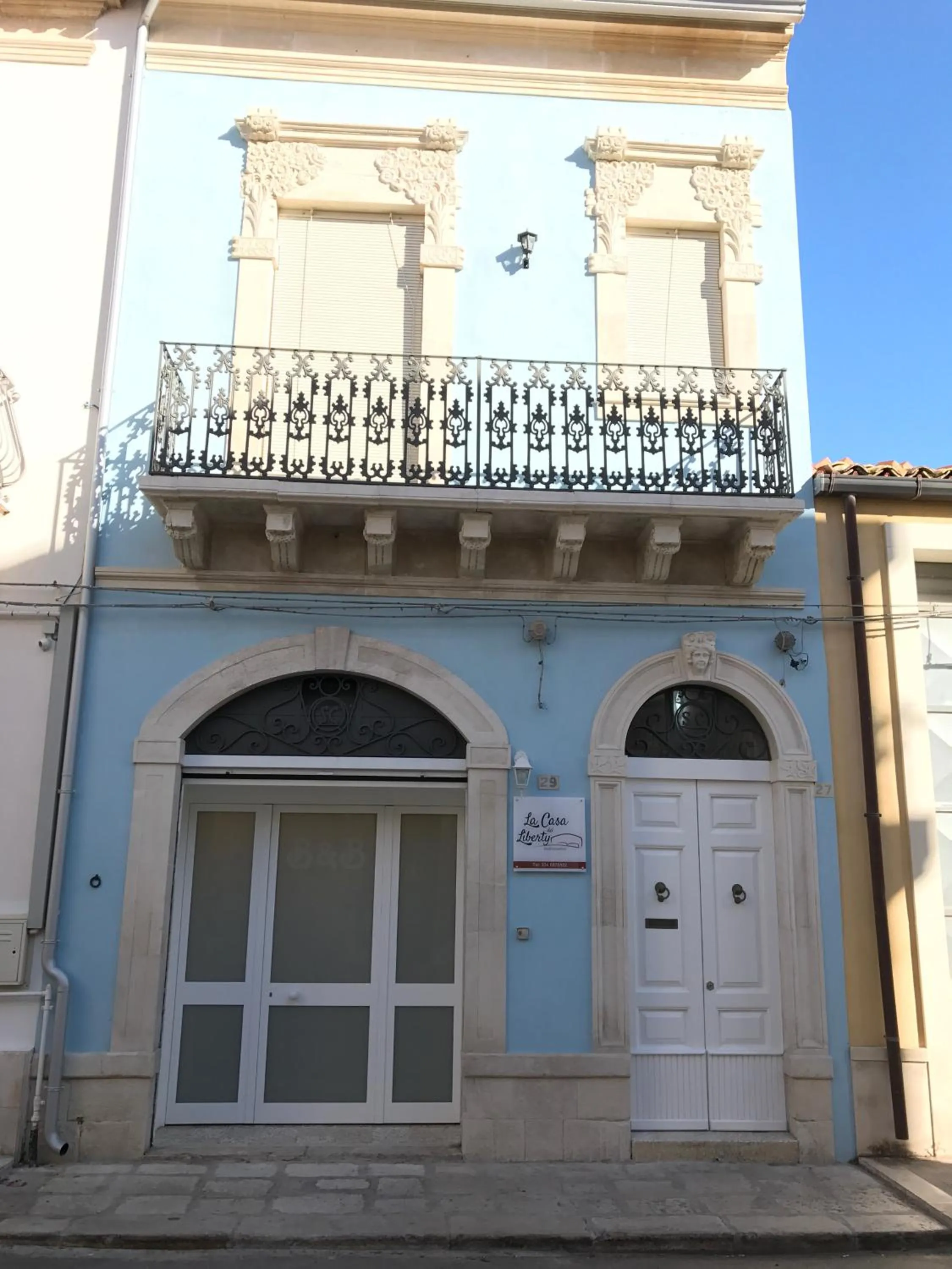 Facade/entrance in La Casa del Liberty