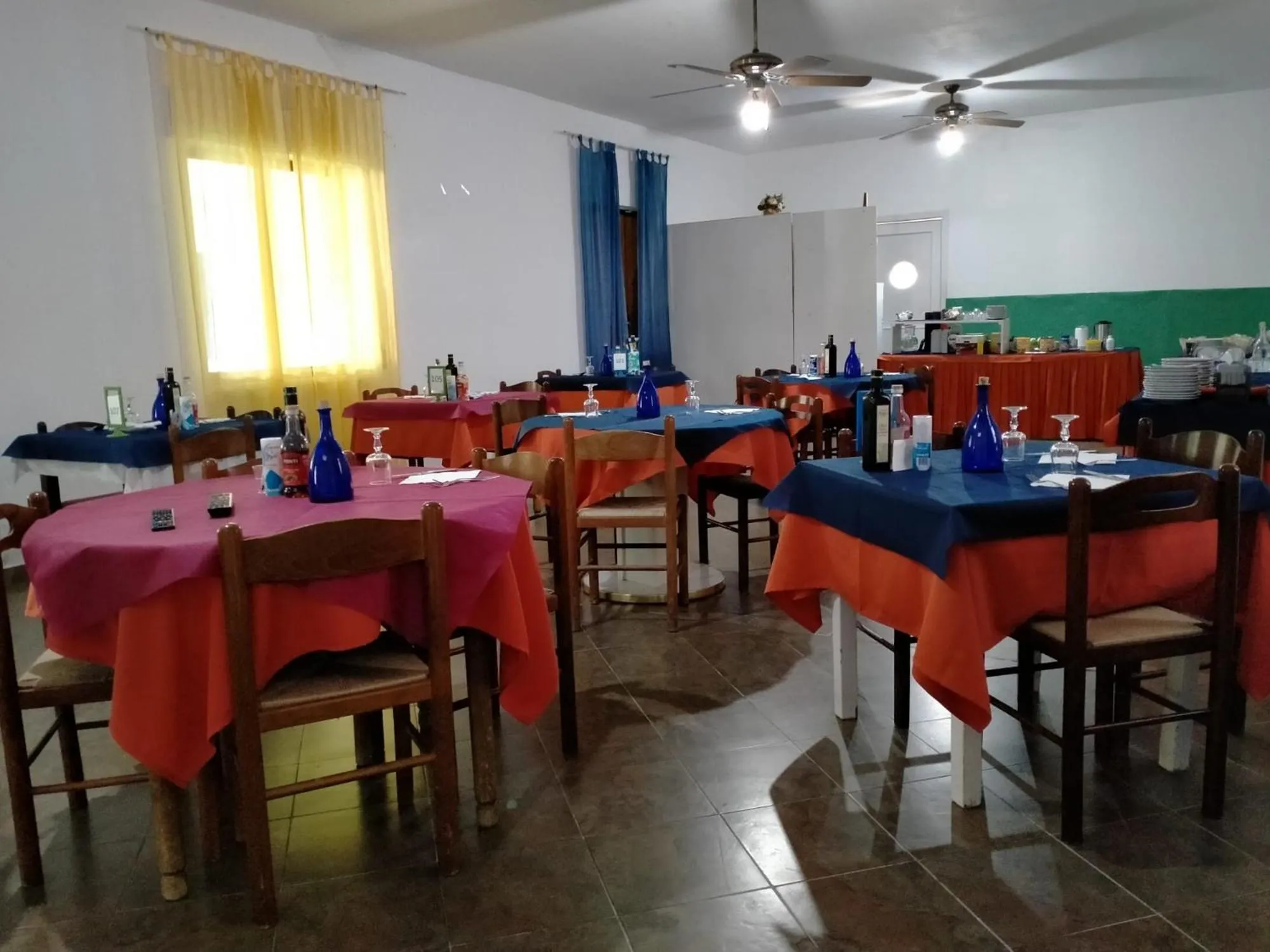 Dining area in Luigiane B&B
