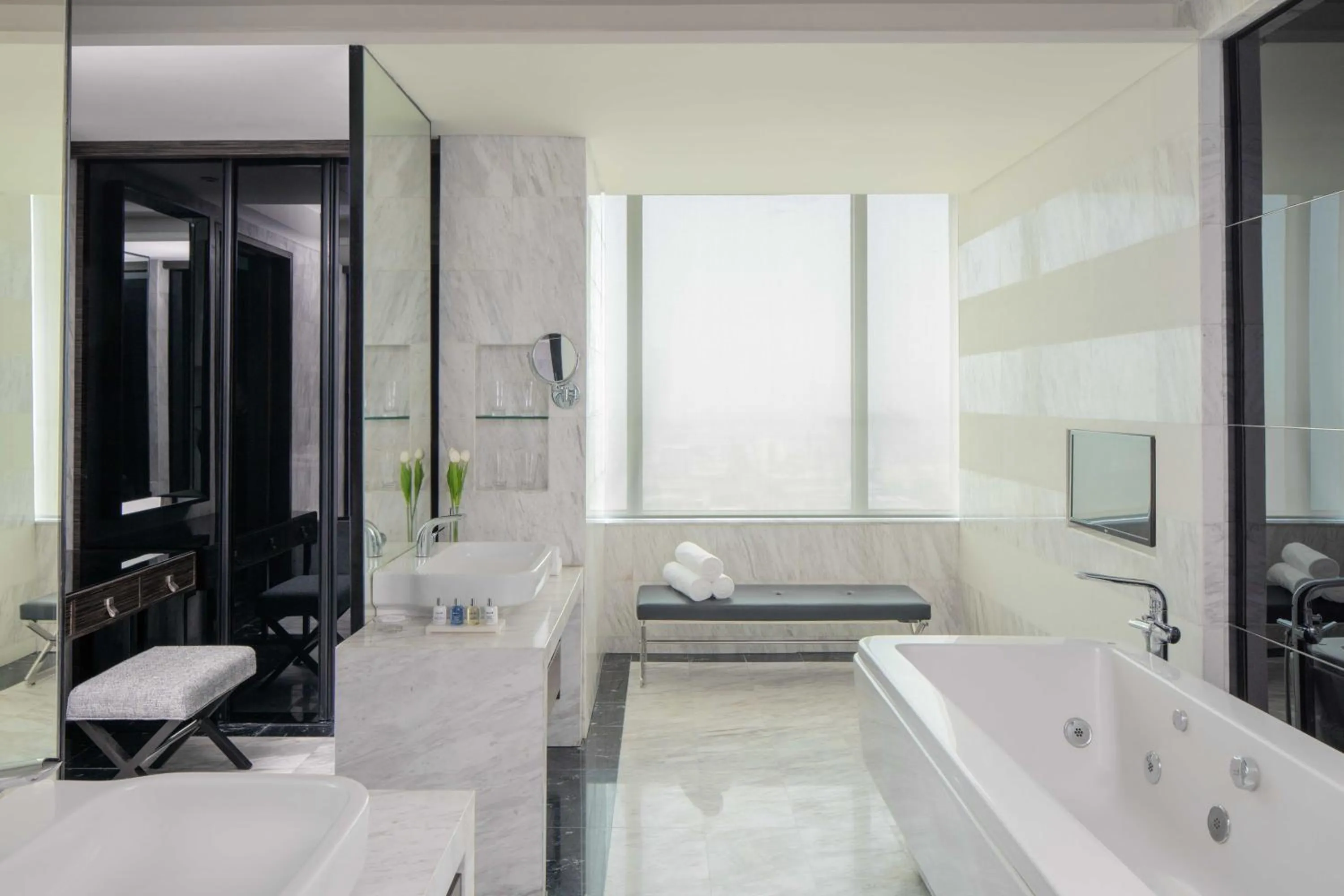 Shower in Radisson Blu Cebu