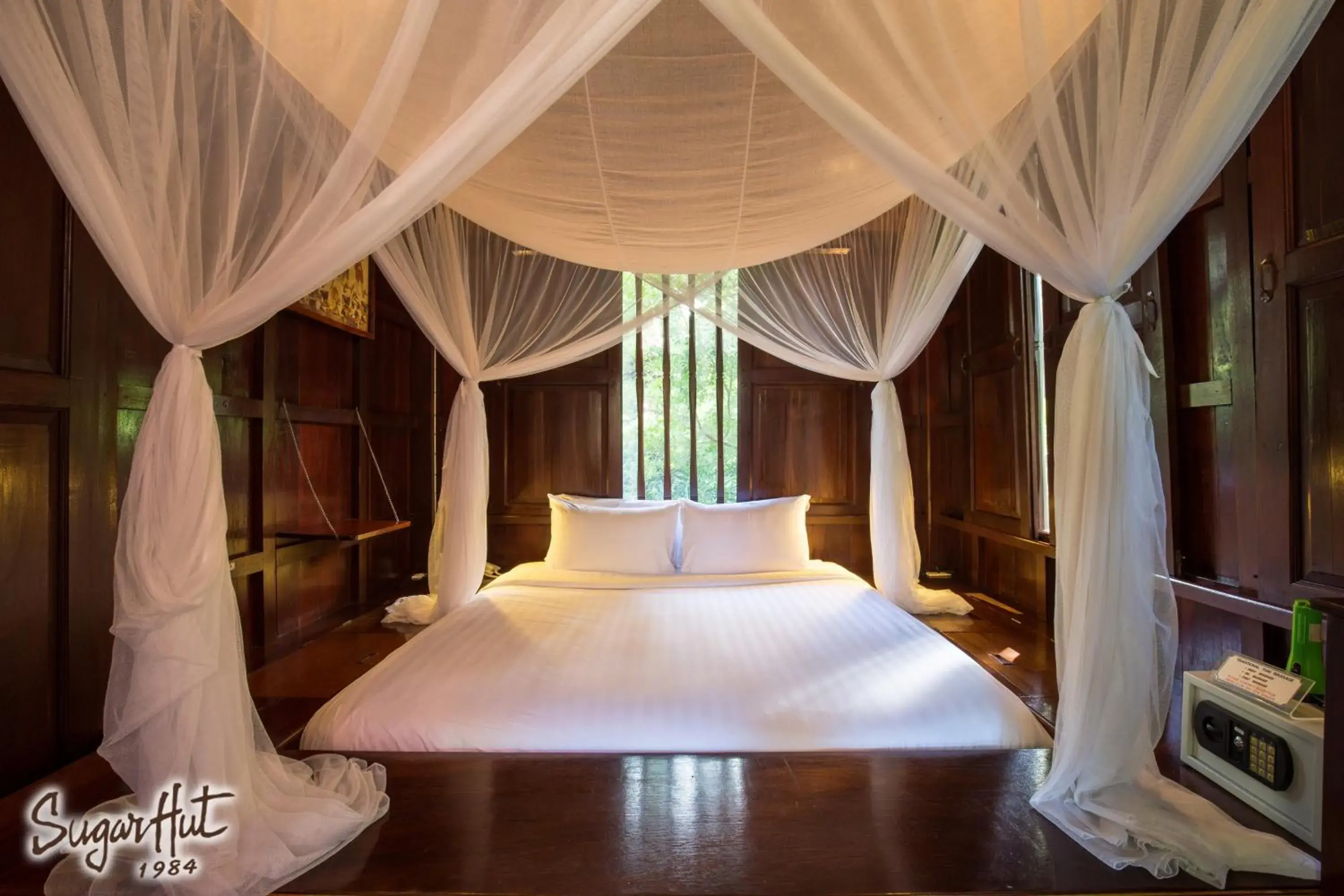 Bedroom, Bed in Sugar Hut Resort & Restaurant Bedroom, Bed in Sugar Hut Resort & Restaurant