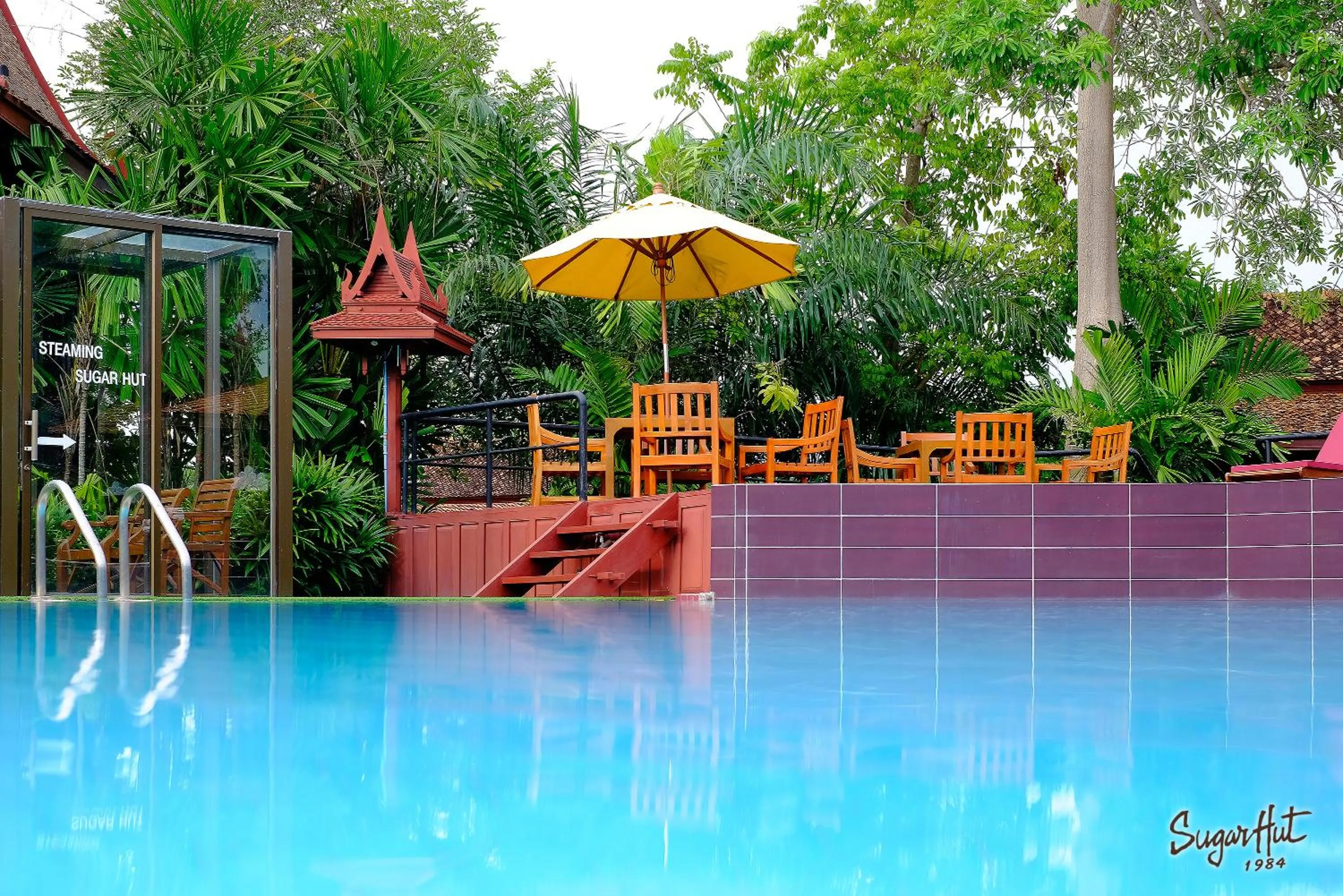 Swimming pool in Sugar Hut Resort & Restaurant