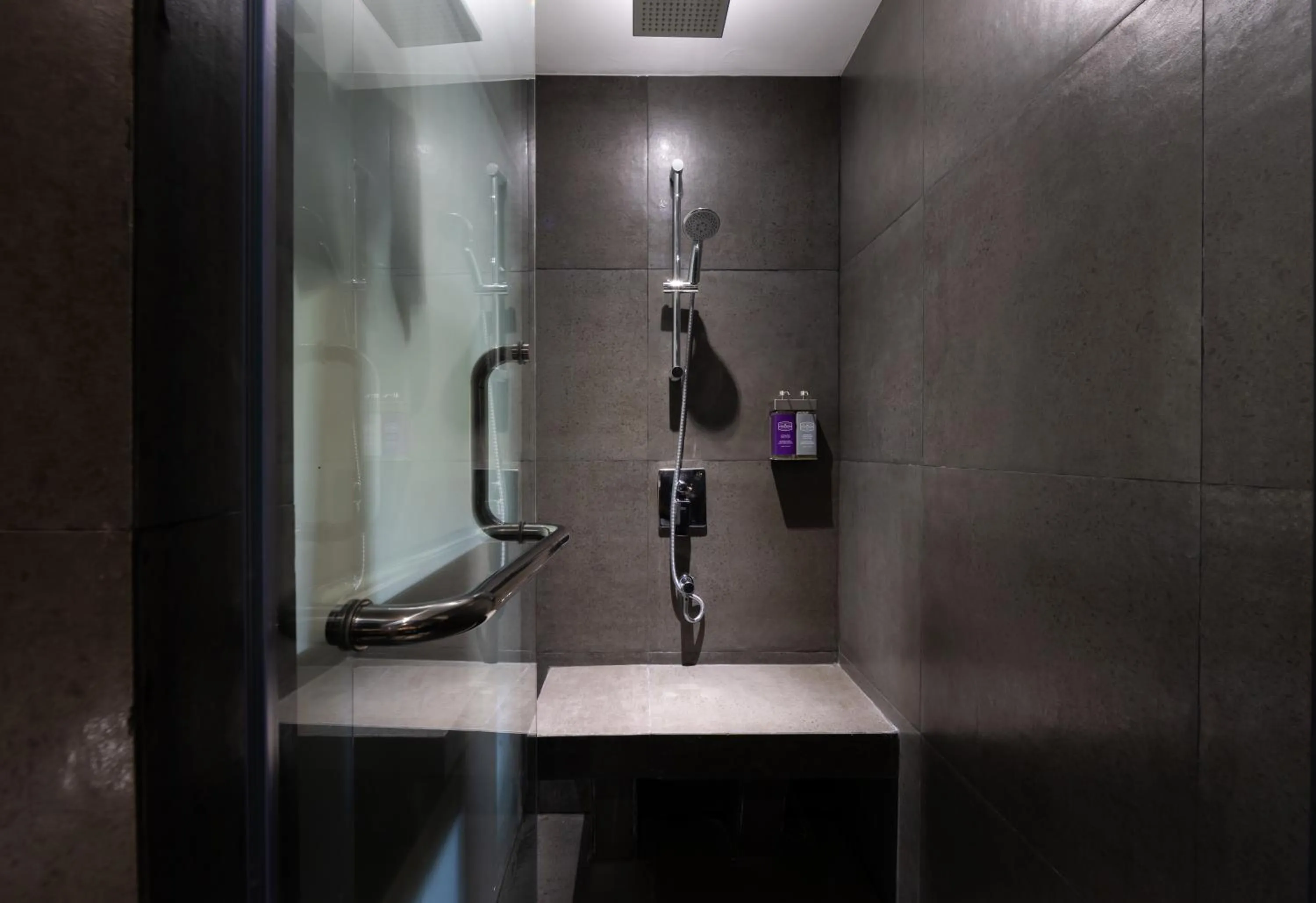 Shower in U Inchantree Kanchanaburi