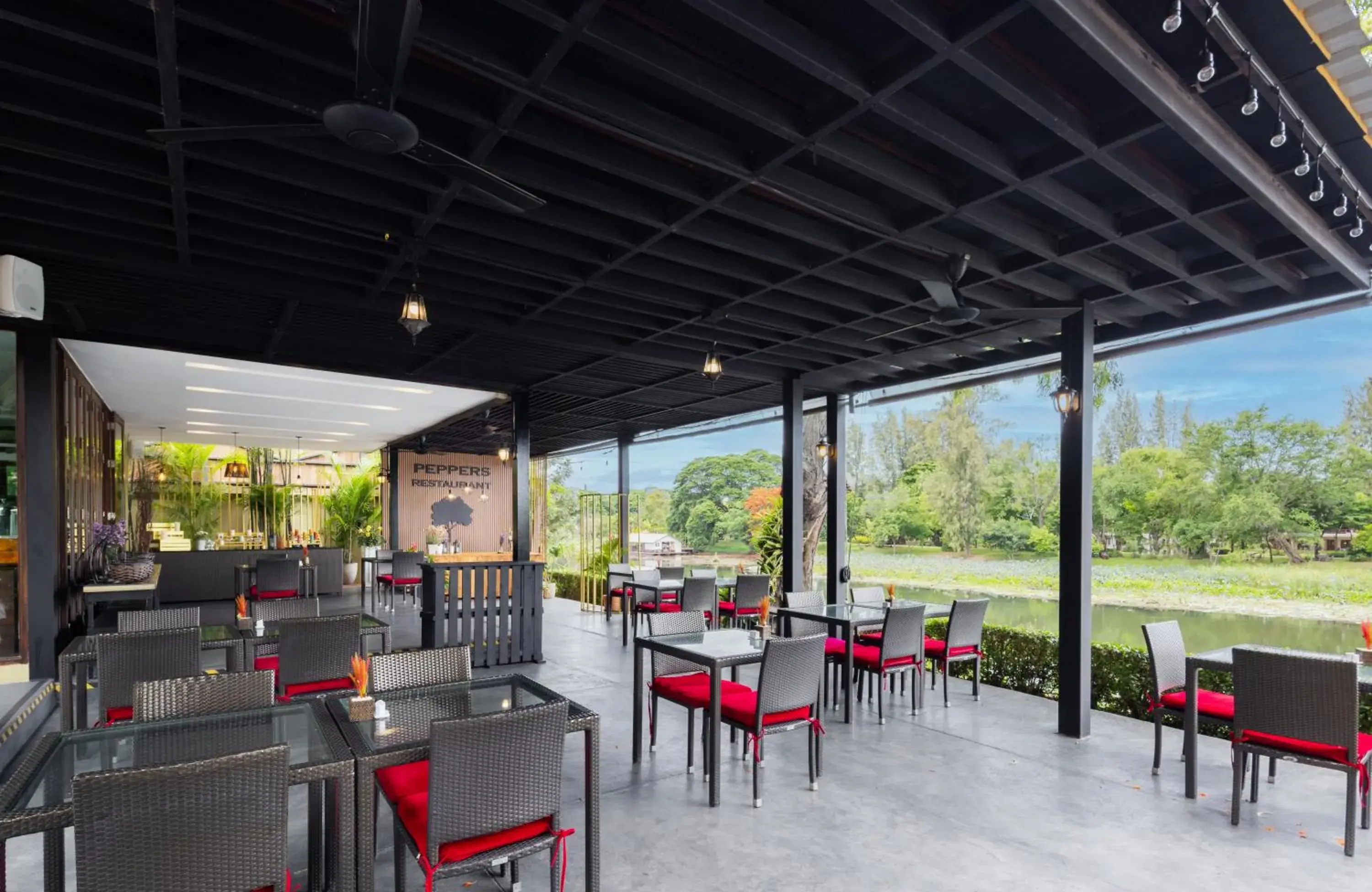 Restaurant/places to eat in U Inchantree Kanchanaburi Restaurant/places to eat in U Inchantree Kanchanaburi