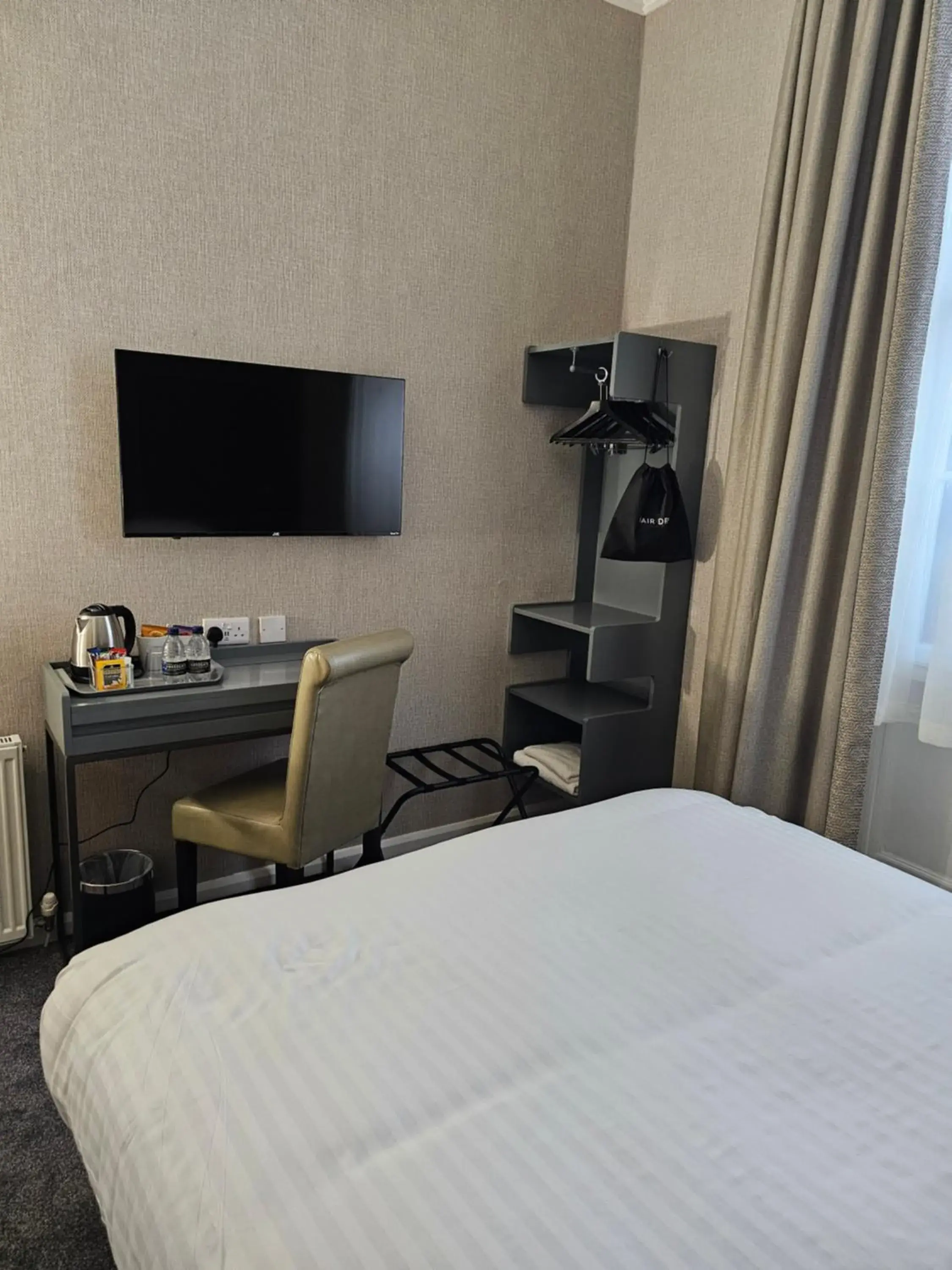 TV and multimedia, Bed in The Townhouse Chester TV and multimedia, Bed in The Townhouse Chester