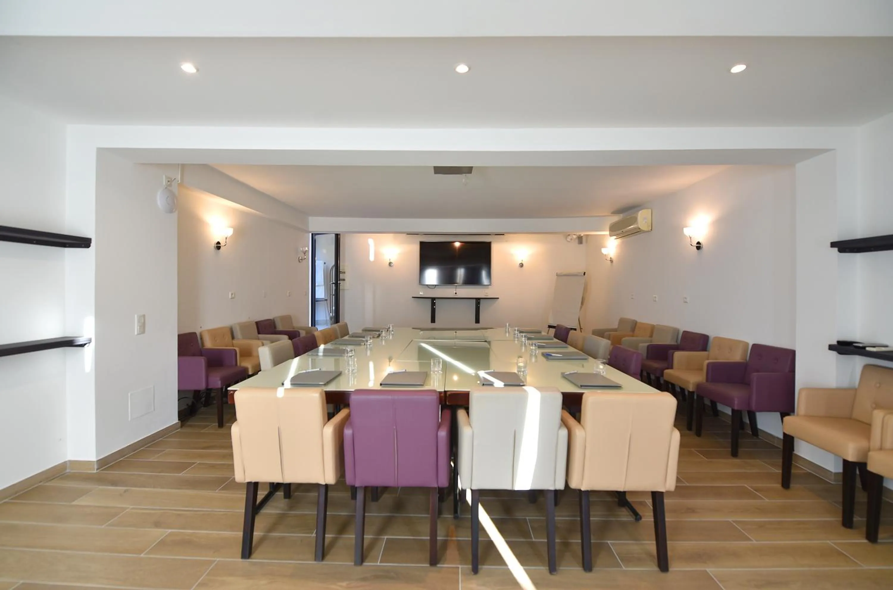 Business facilities in Hôtel La Roya