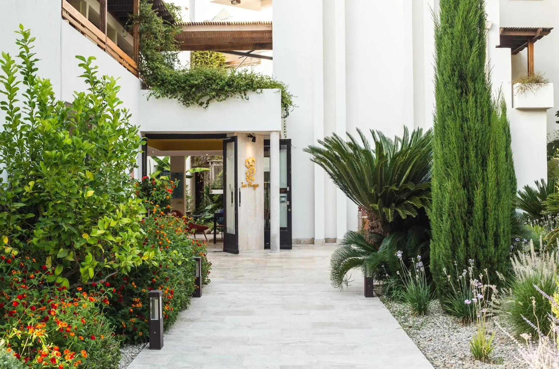 Property building in Hôtel La Roya Property building in Hôtel La Roya