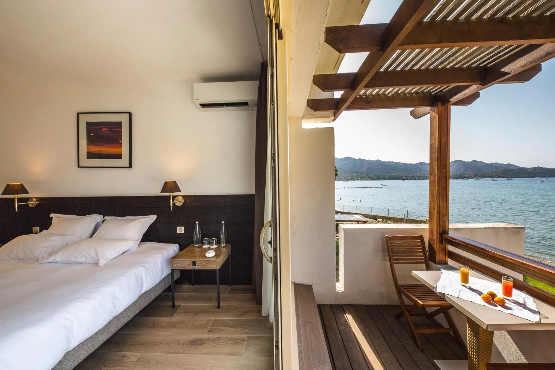 Photo of the whole room, Bed in Hôtel La Roya