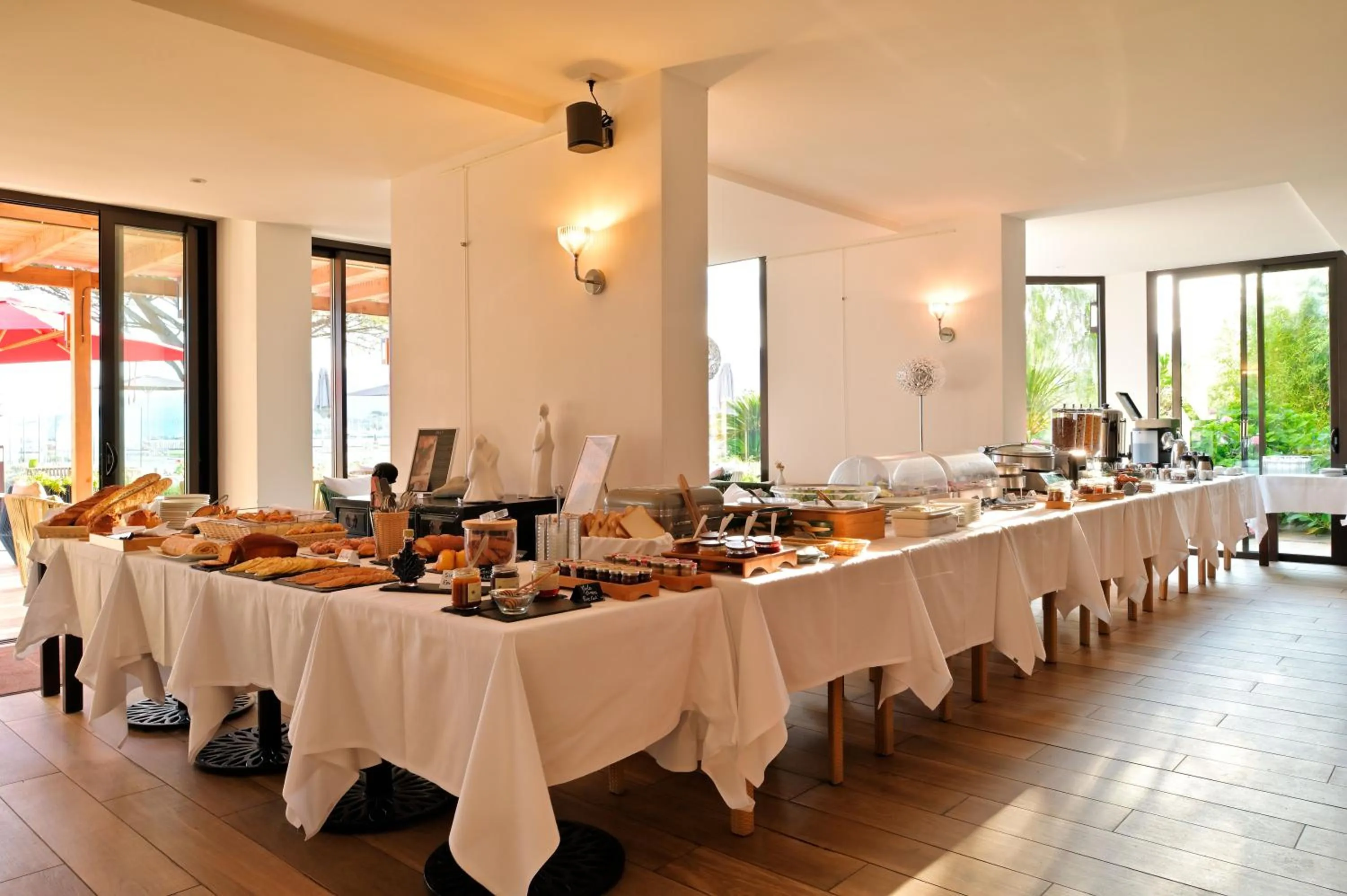 Buffet breakfast in Hôtel La Roya