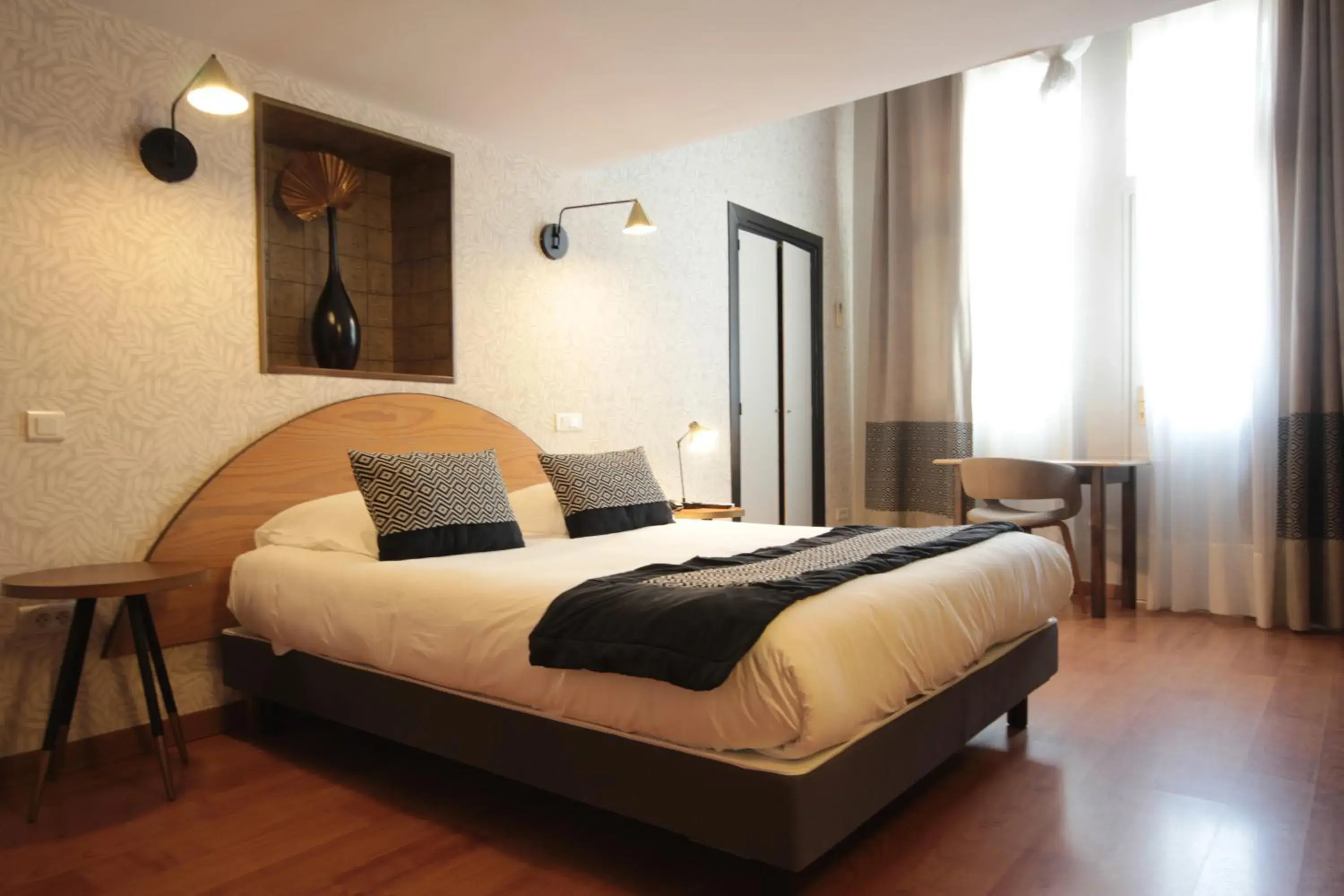 Family Room in Hôtel Des Arts, Artisanal et Indépendant Family Room in Hôtel Des Arts, Artisanal et Indépendant