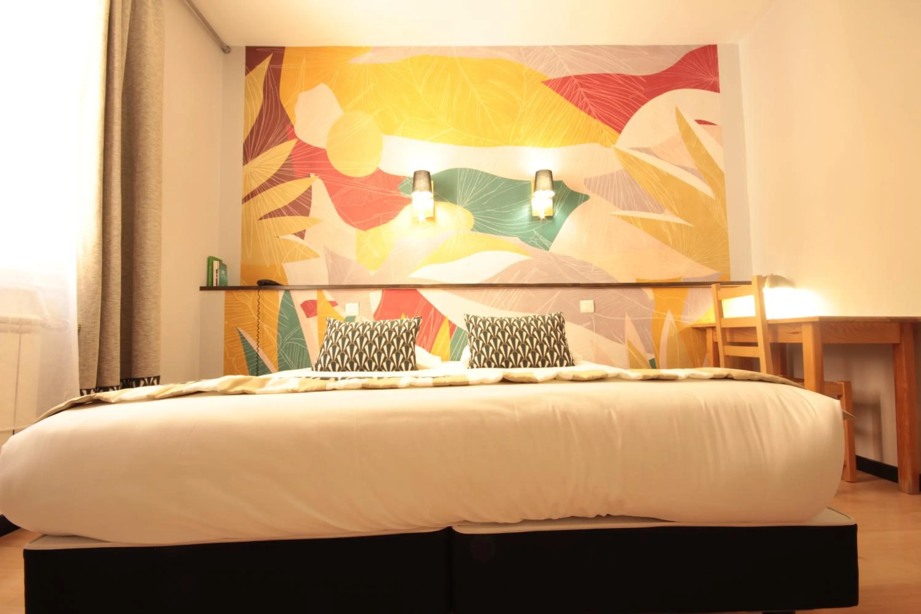 Bed in Hôtel Des Arts, Artisanal et Indépendant