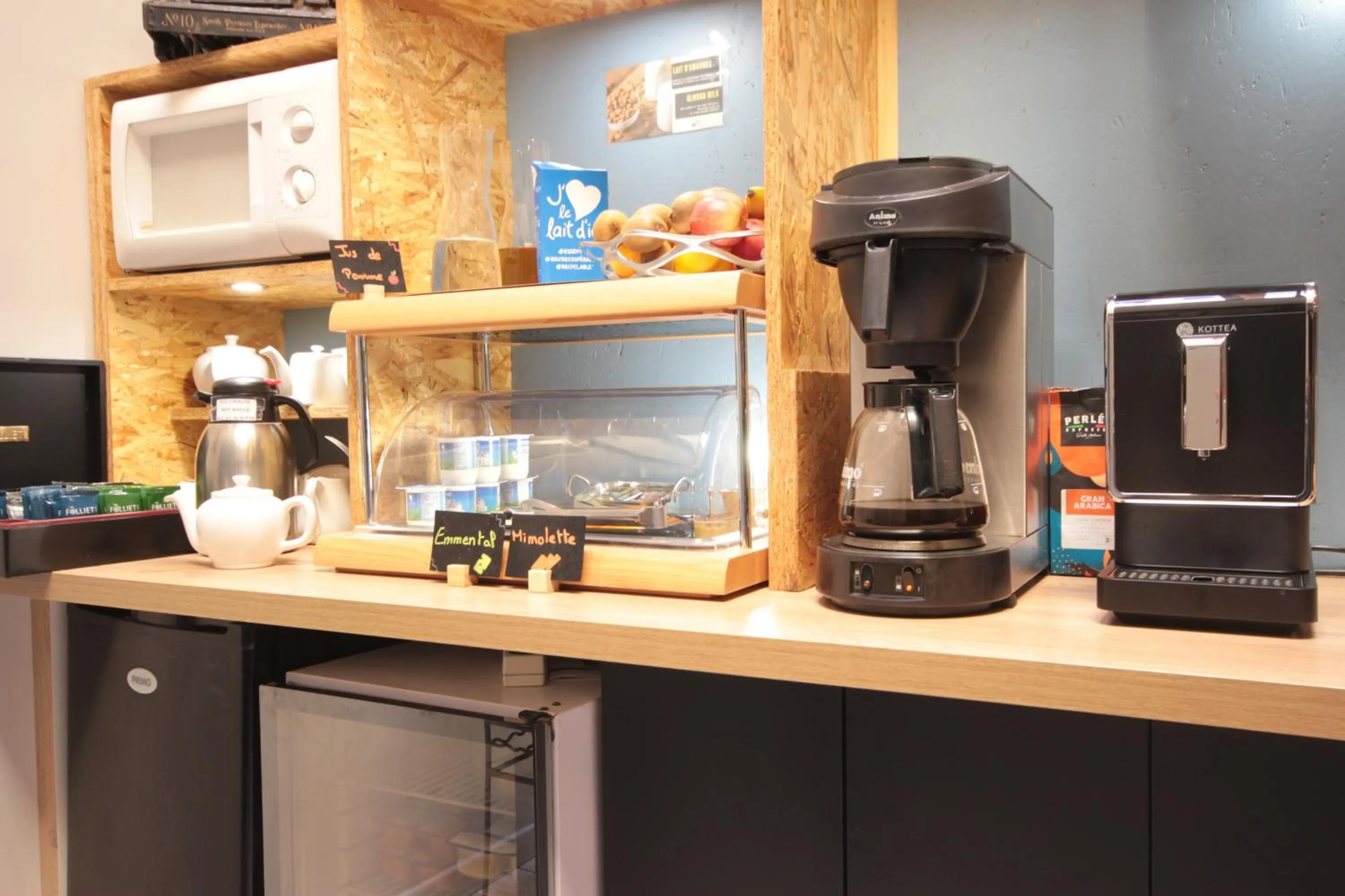 Coffee/tea facilities in Hôtel Des Arts, Artisanal et Indépendant