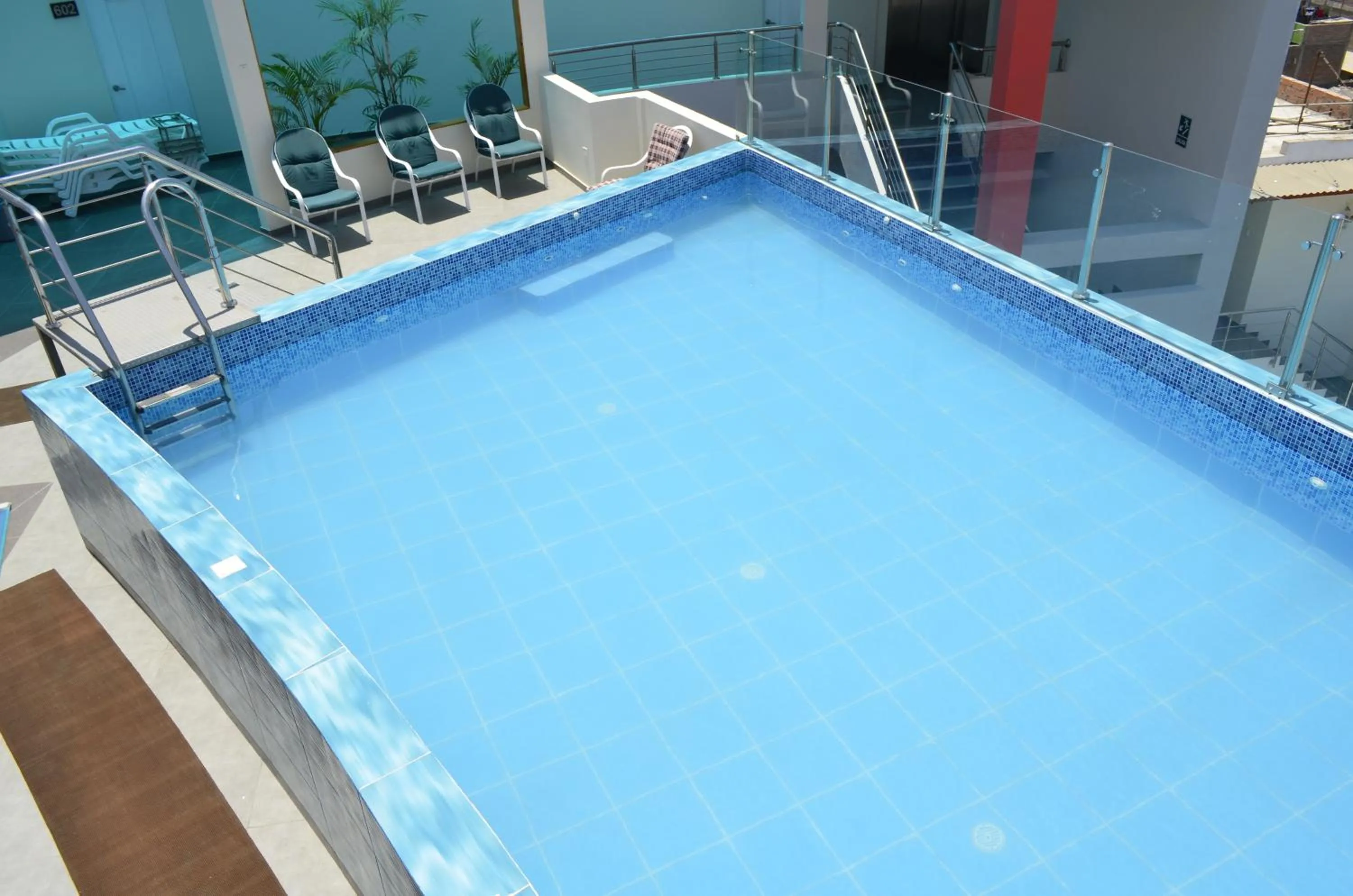Swimming pool in Country Hotel