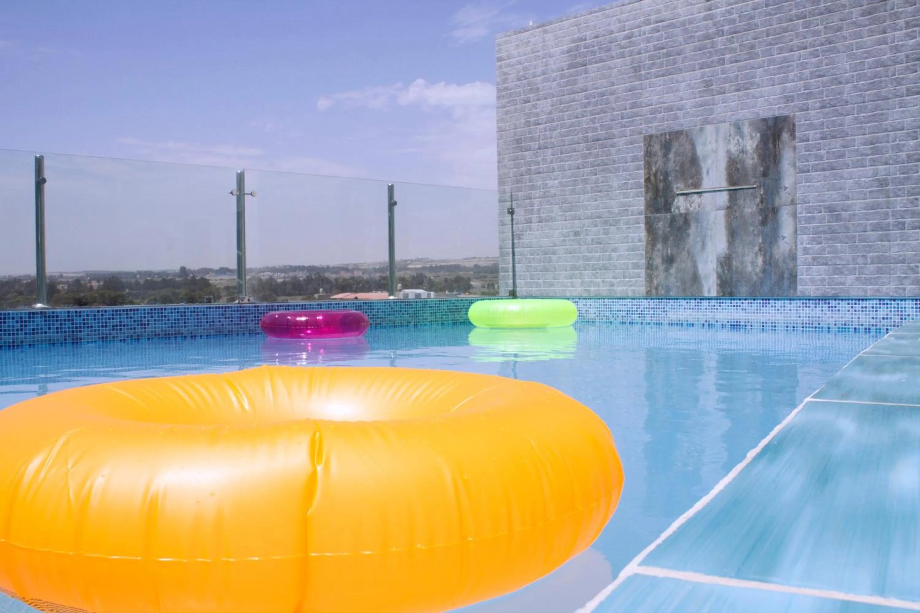 Swimming pool in Country Hotel